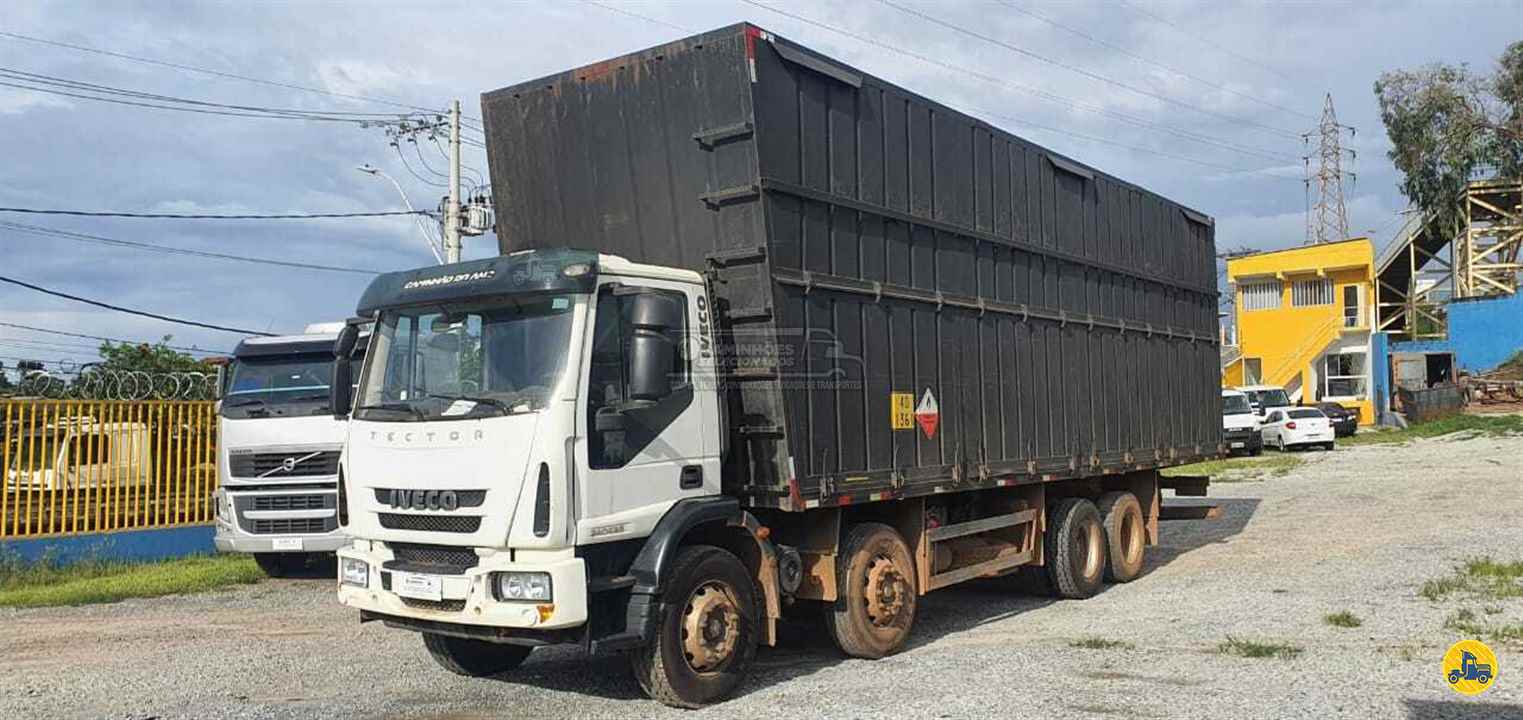 CAMINHAO IVECO TECTOR 240E28 Baú Furgão BiTruck 8x2 H7 Caminhões BELO HORIZONTE MINAS GERAIS MG