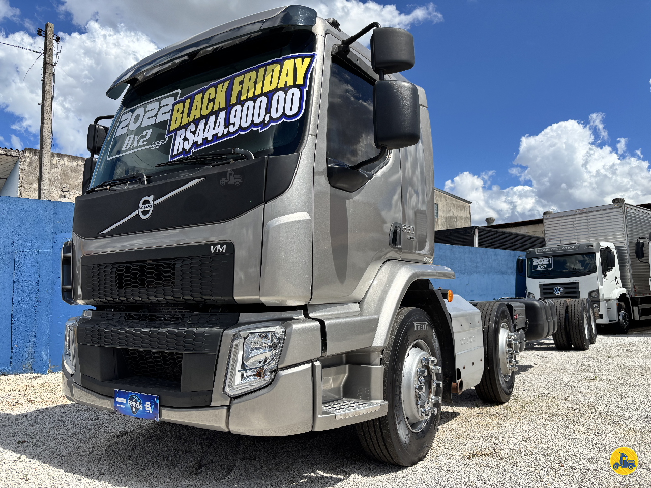 CAMINHAO VOLVO VOLVO VM 330 Baú Furgão BiTruck 8x2 Truck Mais Caminhões e Utilitários CURITIBA PARANÁ PR