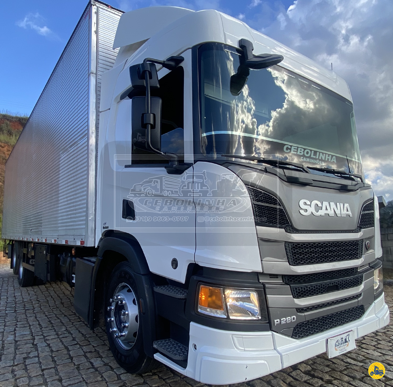 CAMINHAO SCANIA SCANIA P270 Baú Furgão Truck 6x2 Cebolinha Caminhões JOAO MONLEVADE MINAS GERAIS MG