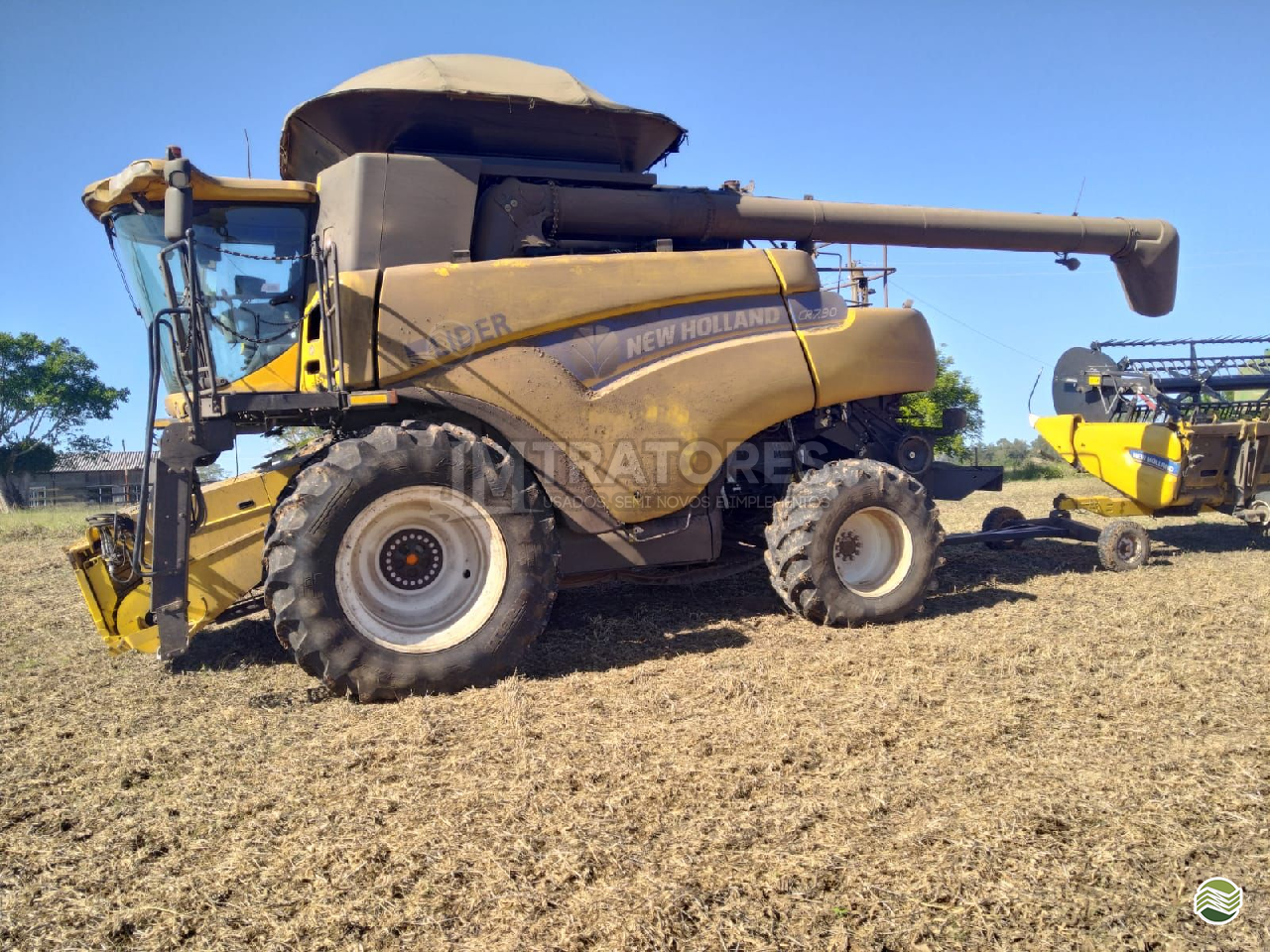 COLHEITADEIRA NEW HOLLAND CR 7.90 JM Tratores  ADAMANTINA SÃO PAULO SP