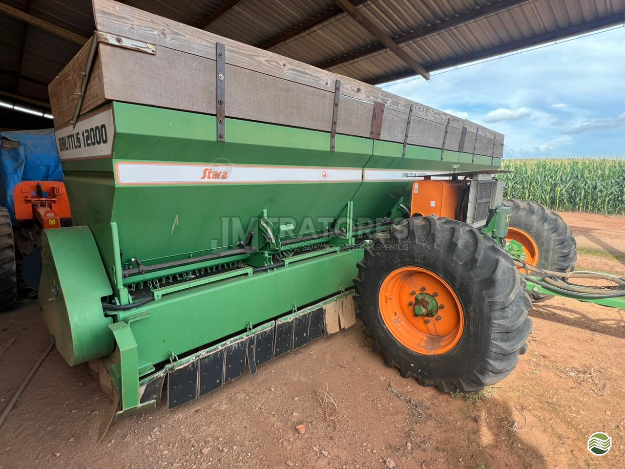 IMPLEMENTOS AGRICOLAS DISTRIBUIDOR CALCÁRIO 12000 Kg JM Tratores  ADAMANTINA SÃO PAULO SP