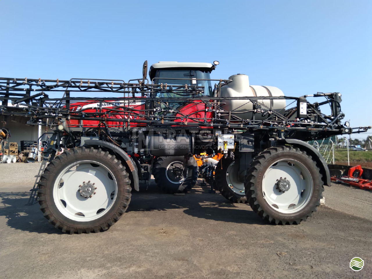PULVERIZADOR MASSEY FERGUSON MF 9030 JM Tratores  ADAMANTINA SÃO PAULO SP