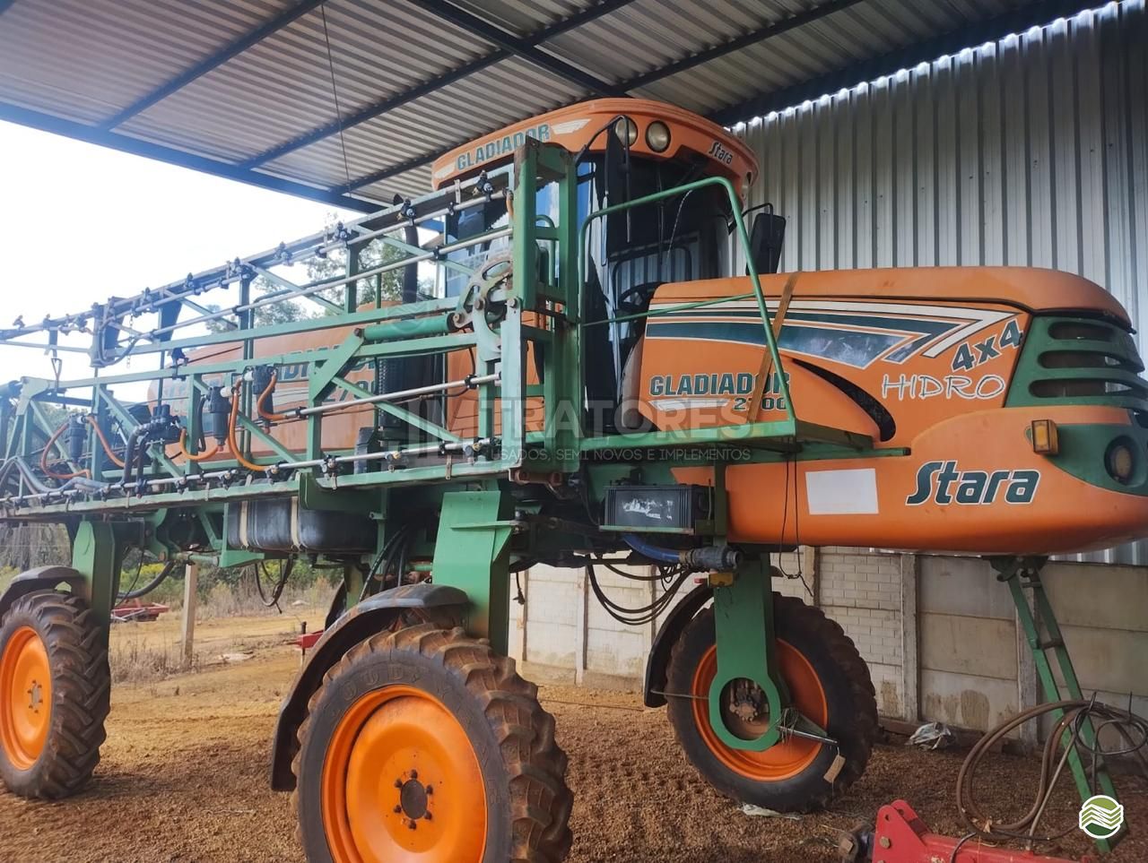 PULVERIZADOR STARA GLADIADOR 2700 Tração 4x4 JM Tratores  ADAMANTINA SÃO PAULO SP