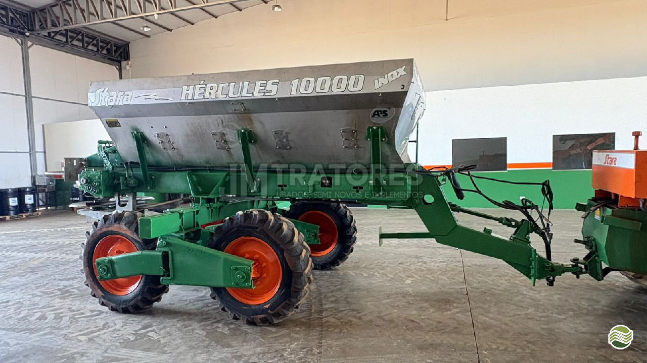 IMPLEMENTOS AGRICOLAS DISTRIBUIDOR CALCÁRIO 10000 Kg JM Tratores  ADAMANTINA SÃO PAULO SP