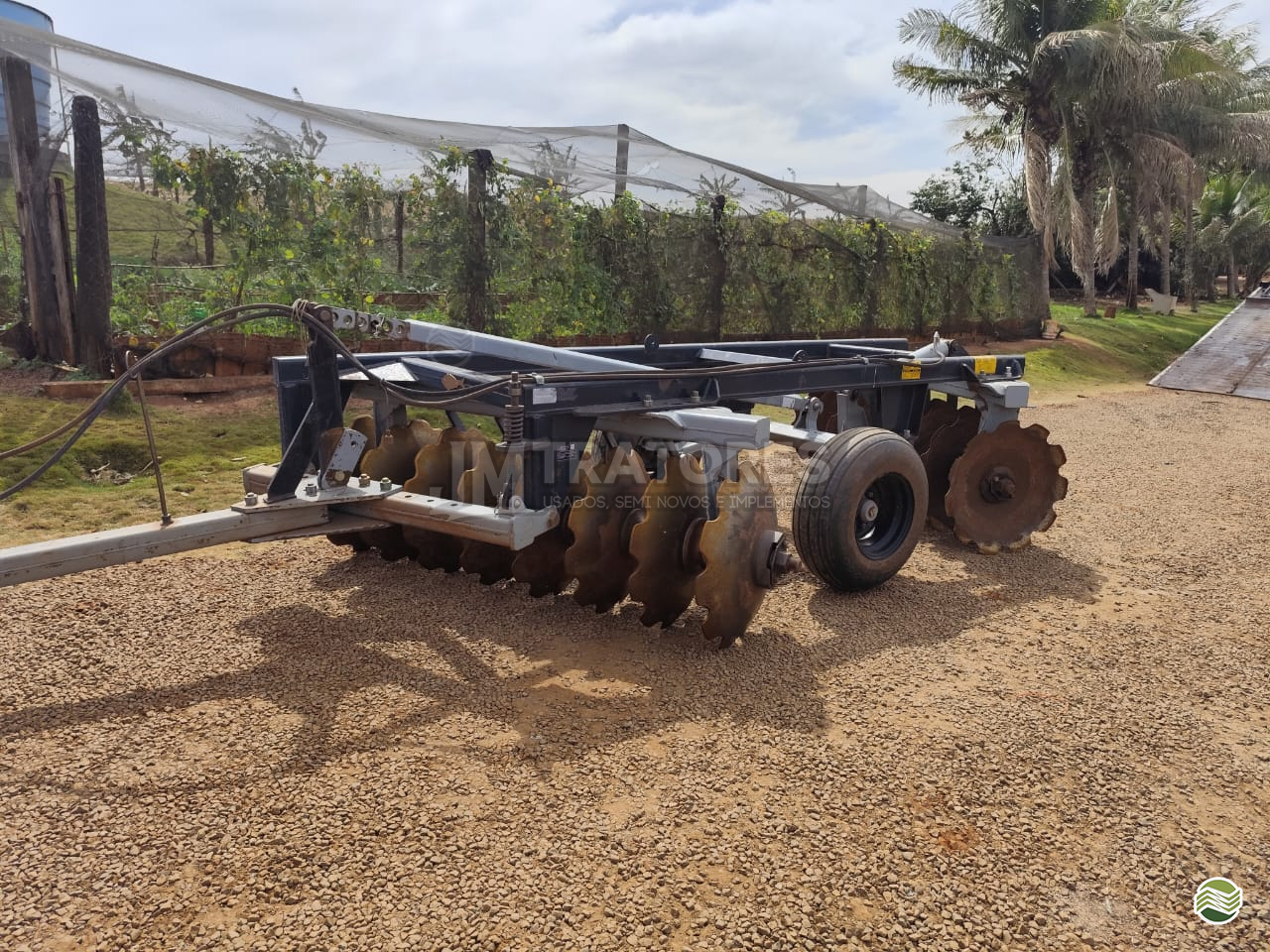 IMPLEMENTOS AGRICOLAS GRADE ARADORA ARADORA 16 DISCOS JM Tratores  ADAMANTINA SÃO PAULO SP