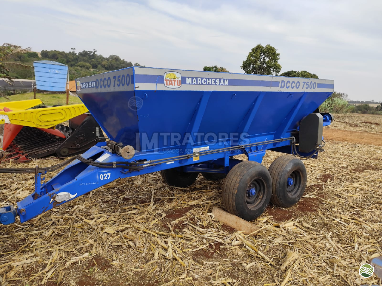 IMPLEMENTOS AGRICOLAS DISTRIBUIDOR CALCÁRIO 7500 Kg JM Tratores  ADAMANTINA SÃO PAULO SP
