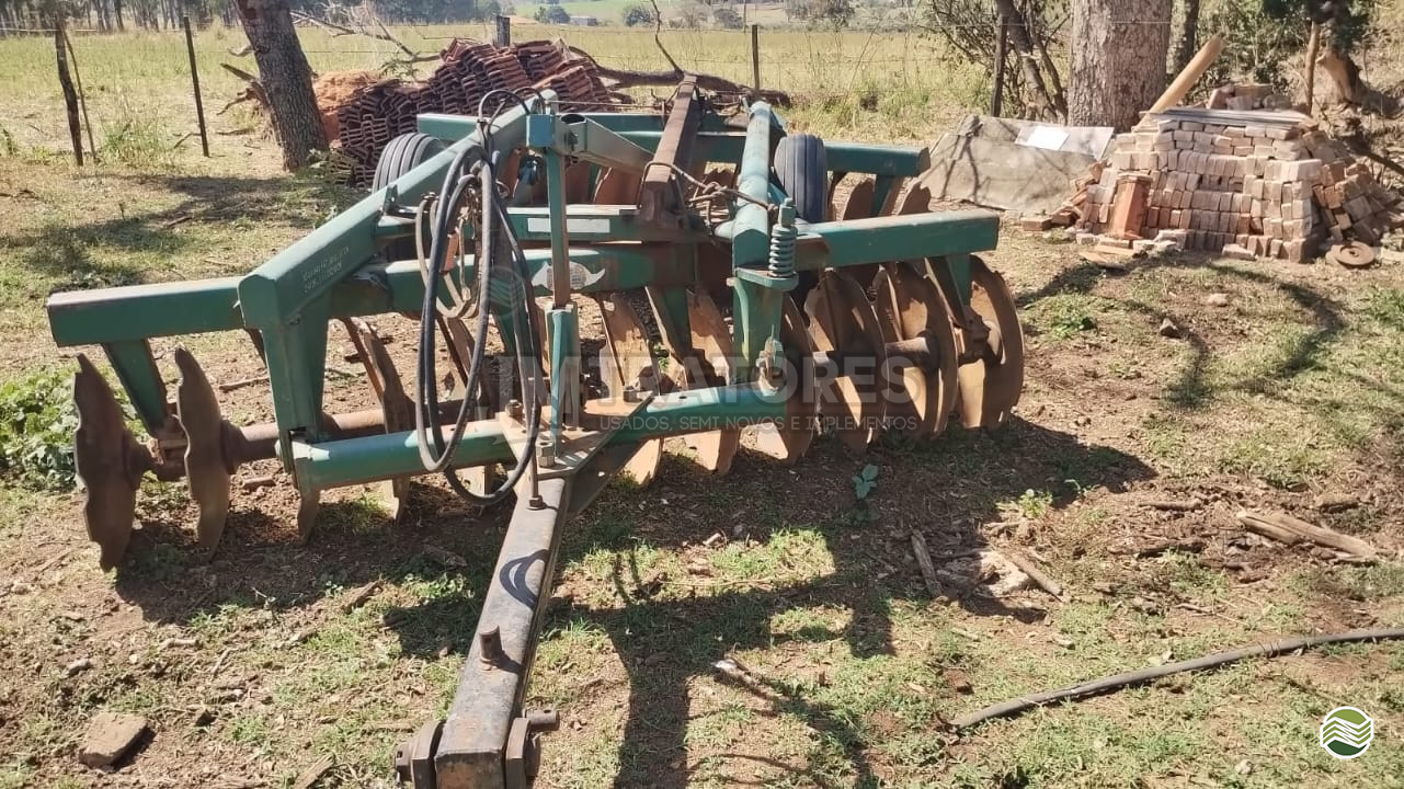 IMPLEMENTOS AGRICOLAS GRADE ARADORA ARADORA 24 DISCOS JM Tratores  ADAMANTINA SÃO PAULO SP