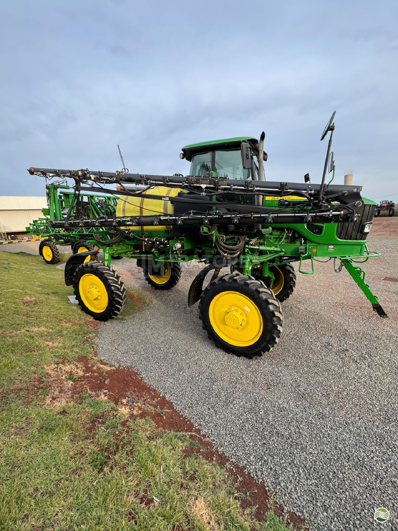 PULVERIZADOR JOHN DEERE JOHN DEERE M4025 Tração 4x4 JM Tratores  ADAMANTINA SÃO PAULO SP