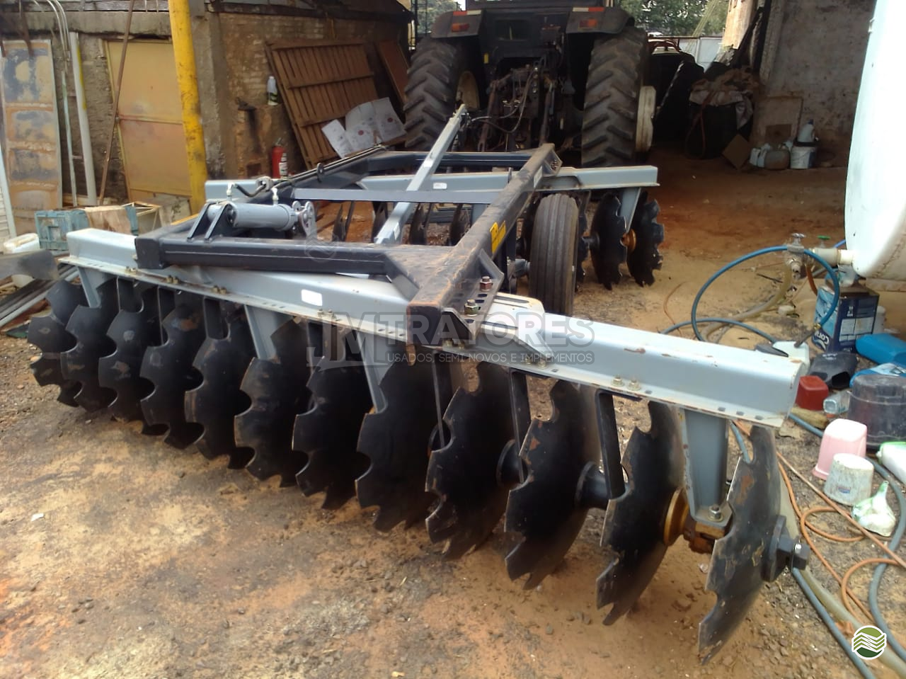 IMPLEMENTOS AGRICOLAS GRADE INTERMEDIÁRIA INTERMEDIÁRIA 24 DISCOS JM Tratores  ADAMANTINA SÃO PAULO SP