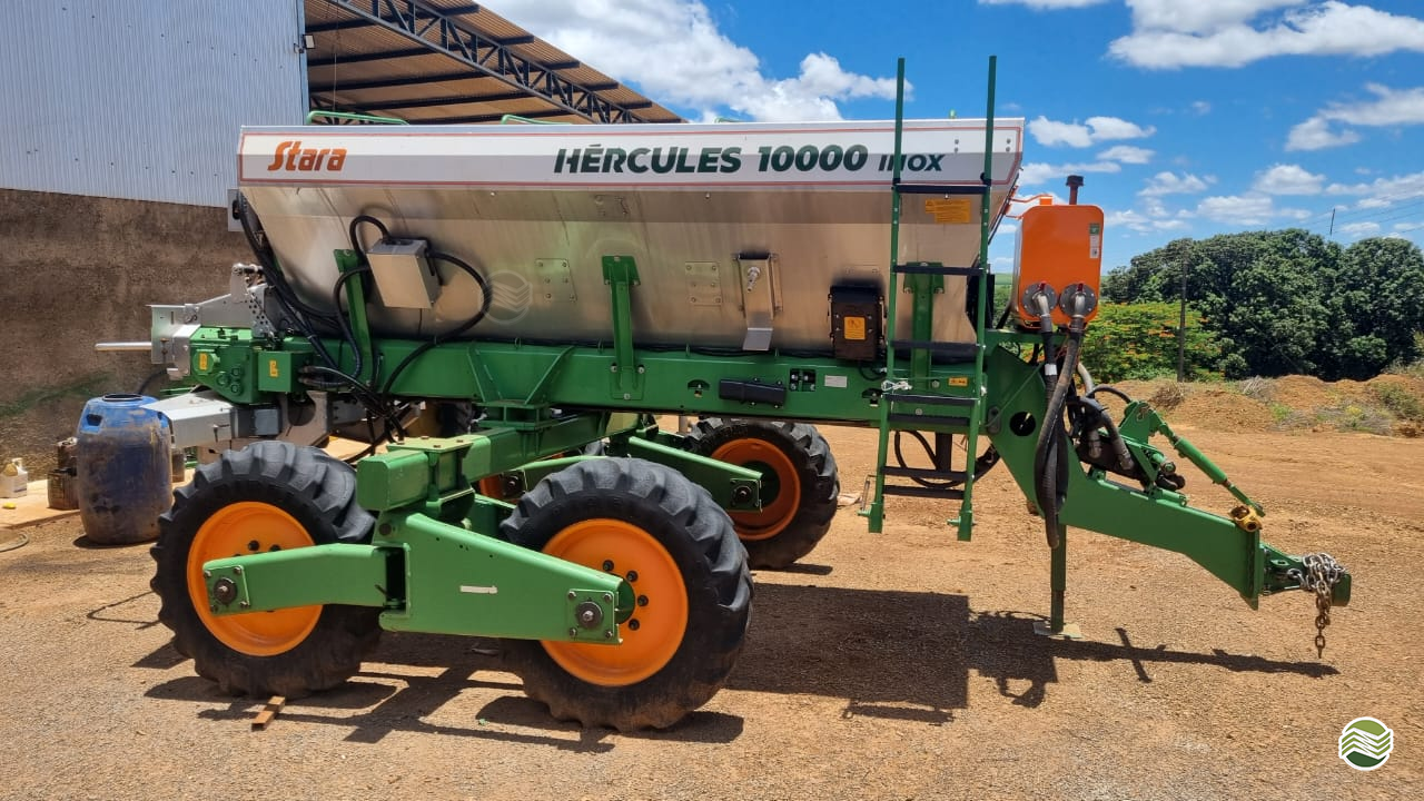 IMPLEMENTOS AGRICOLAS DISTRIBUIDOR CALCÁRIO 10000 Kg JM Tratores  ADAMANTINA SÃO PAULO SP