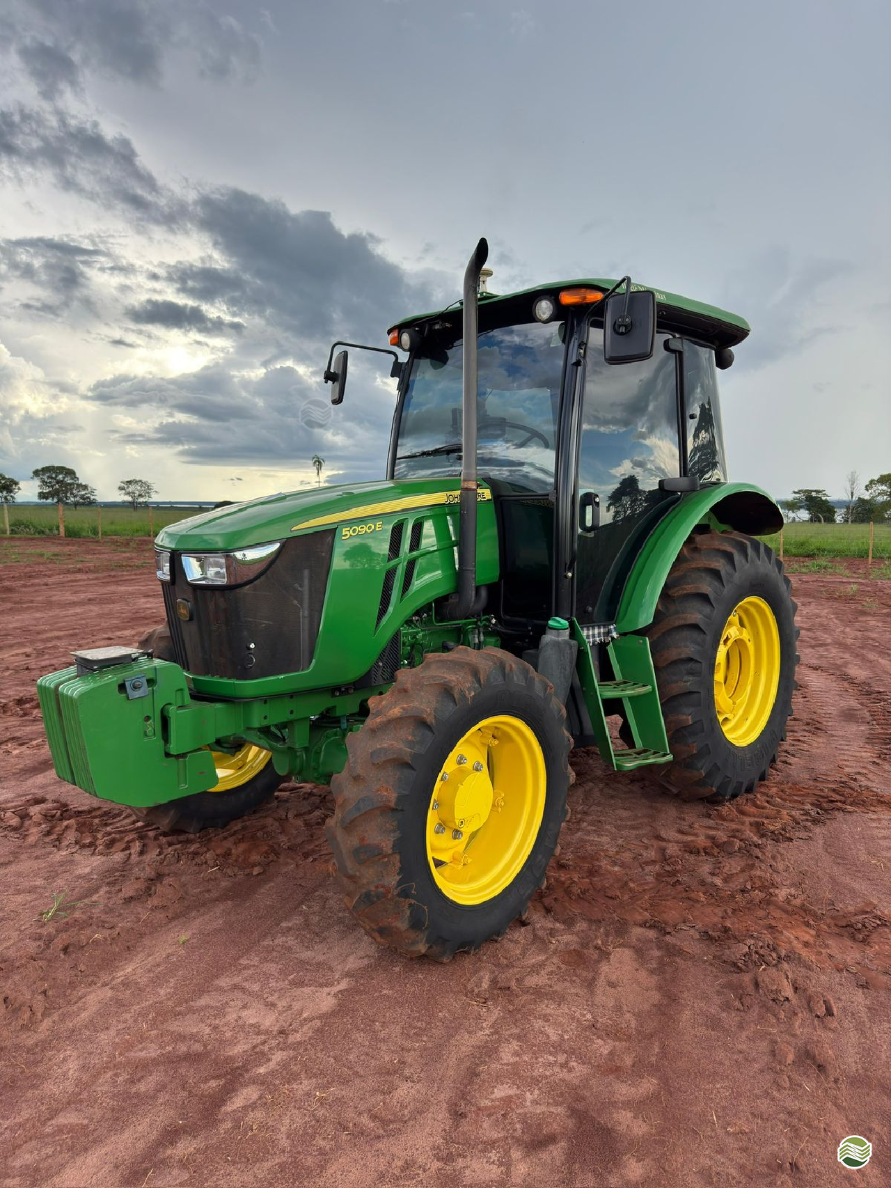 TRATOR JOHN DEERE JOHN DEERE 5090E Tração 4x4 JM Tratores  ADAMANTINA SÃO PAULO SP