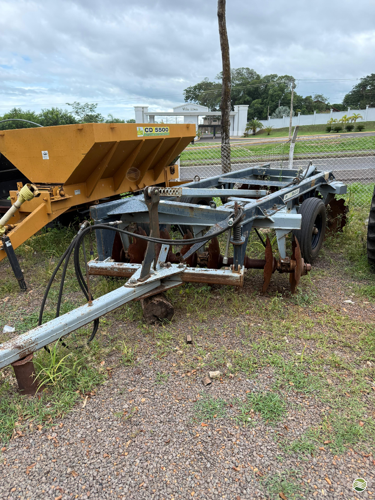 IMPLEMENTOS AGRICOLAS GRADE INTERMEDIÁRIA INTERMEDIÁRIA 16 DISCOS JM Tratores  ADAMANTINA SÃO PAULO SP