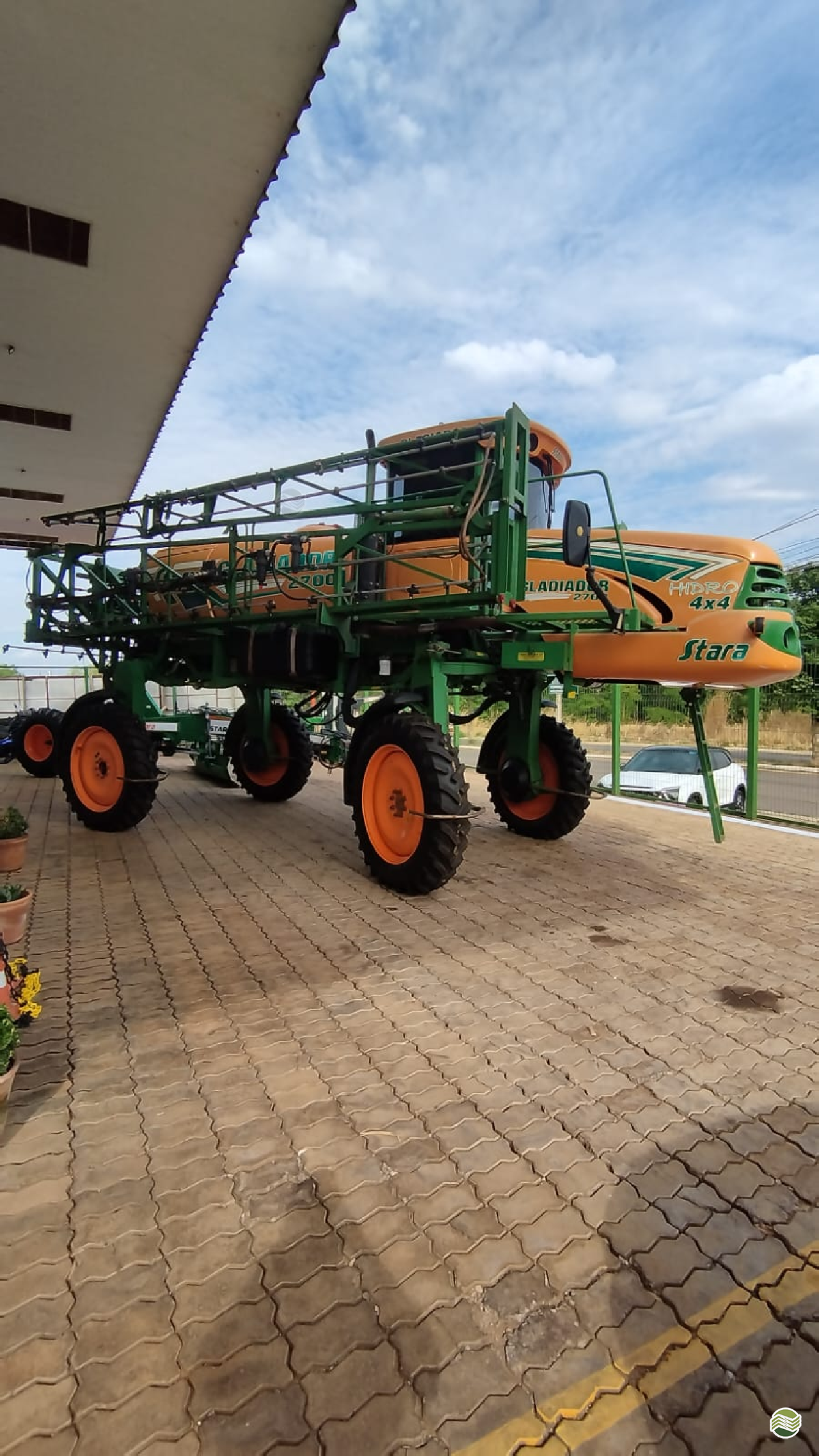 PULVERIZADOR STARA GLADIADOR 2700 Tração 4x4 Ritmo Máquinas e Implementos Agrícolas - Stara CATALAO GOIAS GO