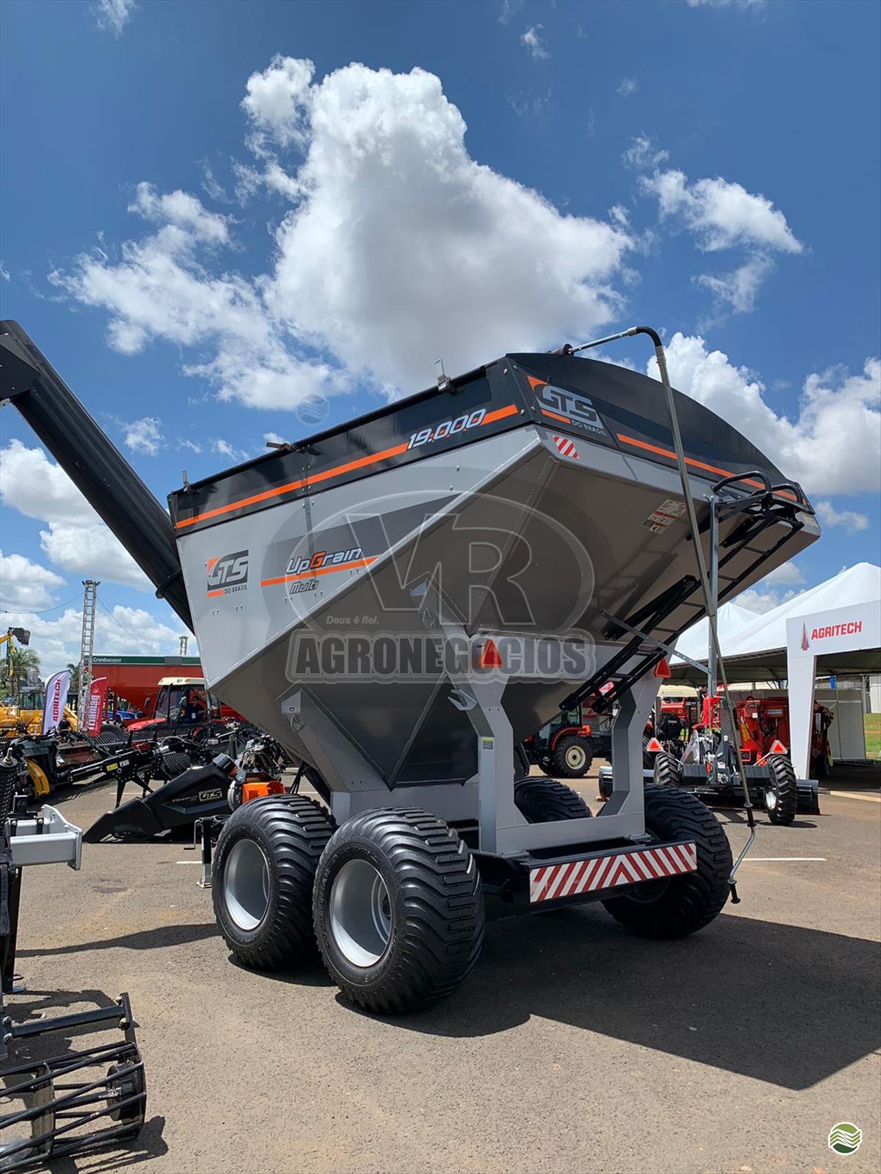 IMPLEMENTOS AGRICOLAS CARRETA BAZUKA GRANELEIRA 19000