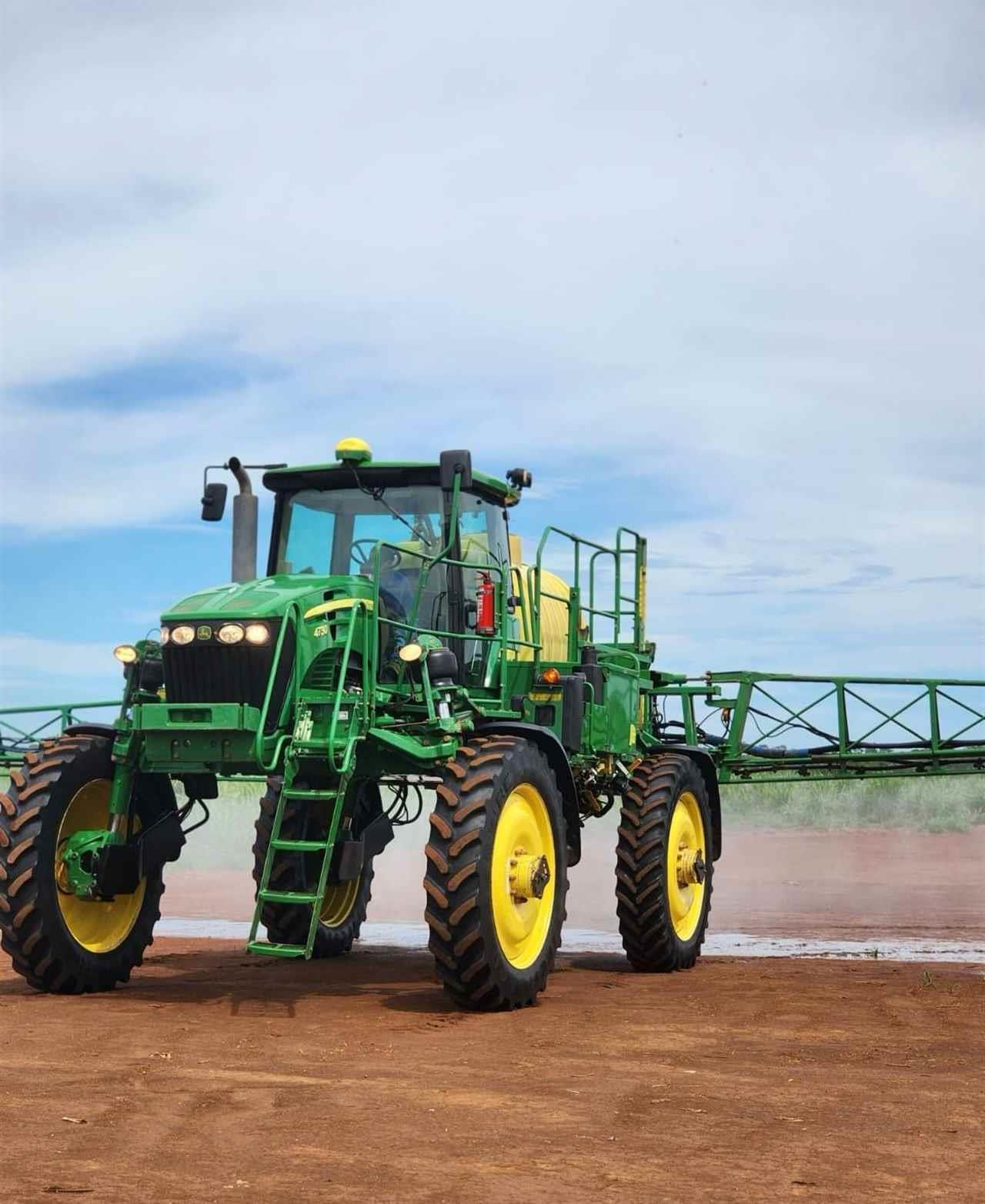 PULVERIZADOR JOHN DEERE JOHN DEERE 4730 Tração 4x4 VR Agronegócios ARAXA MINAS GERAIS MG