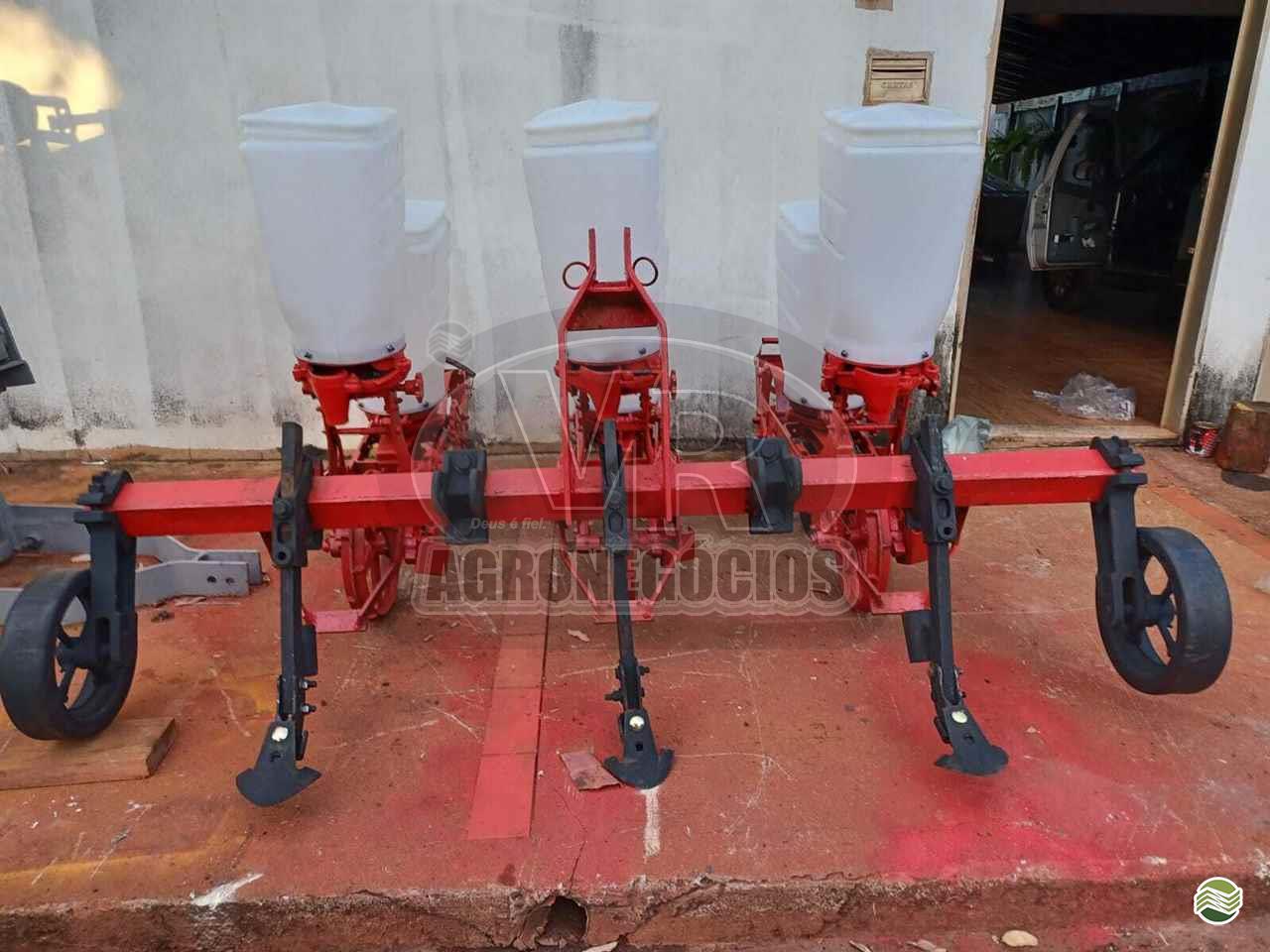 PLANTADEIRA JUMIL JUMIL 3 Linhas