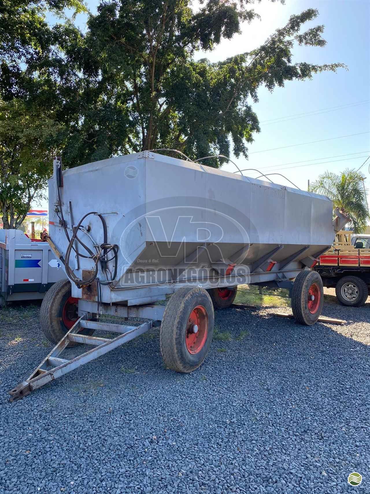 IMPLEMENTOS AGRICOLAS CARRETA BAZUKA GRANELEIRA 10000