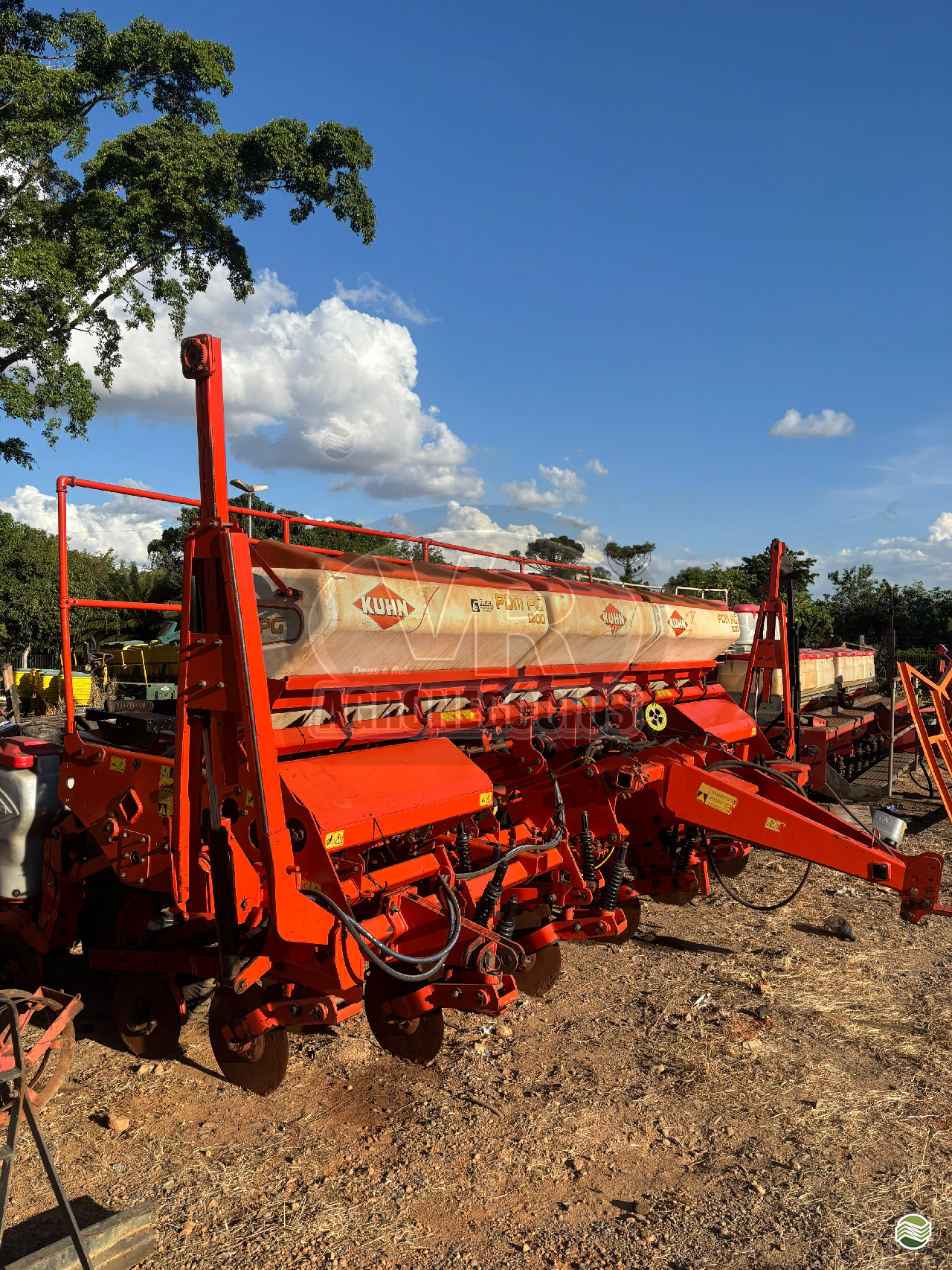 PLANTADEIRA KUHN PDM PG 1200