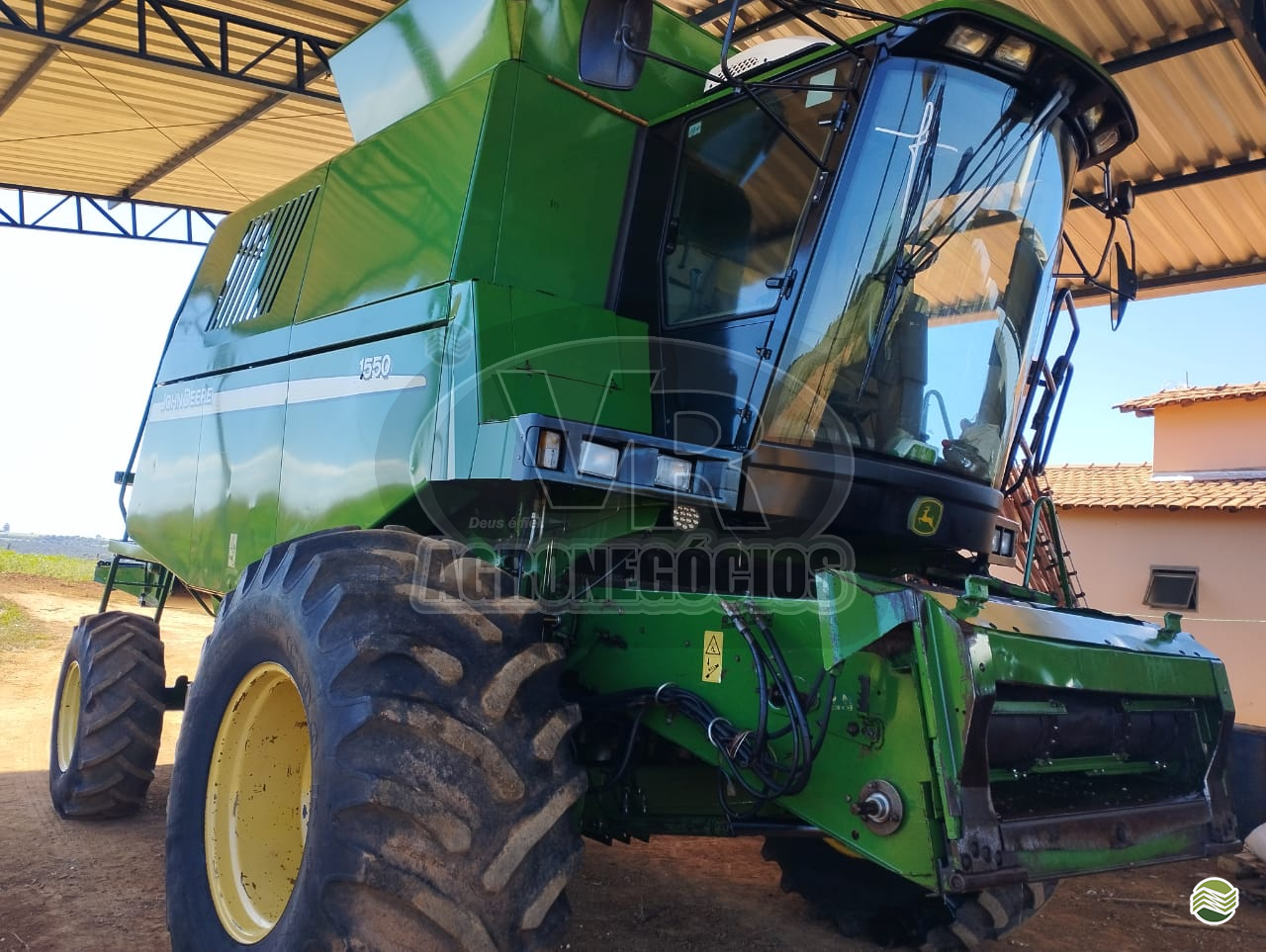 COLHEITADEIRA JOHN DEERE JOHN DEERE 1550