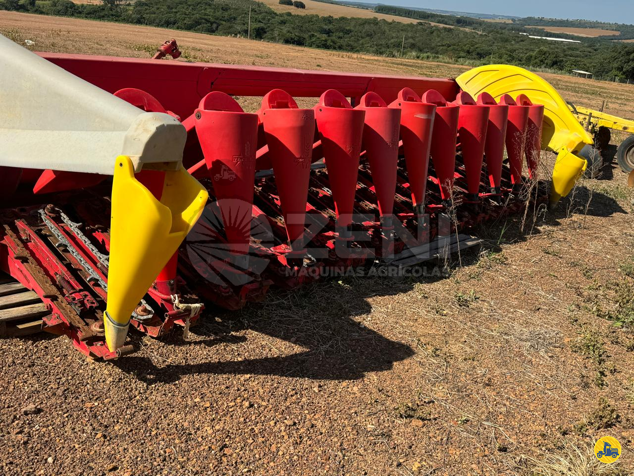 PLATAFORMA COLHEITADEIRA VENCE TUDO VENCE TUDO Zeni Máquinas Agrícolas CRISTALINA GOIAS GO