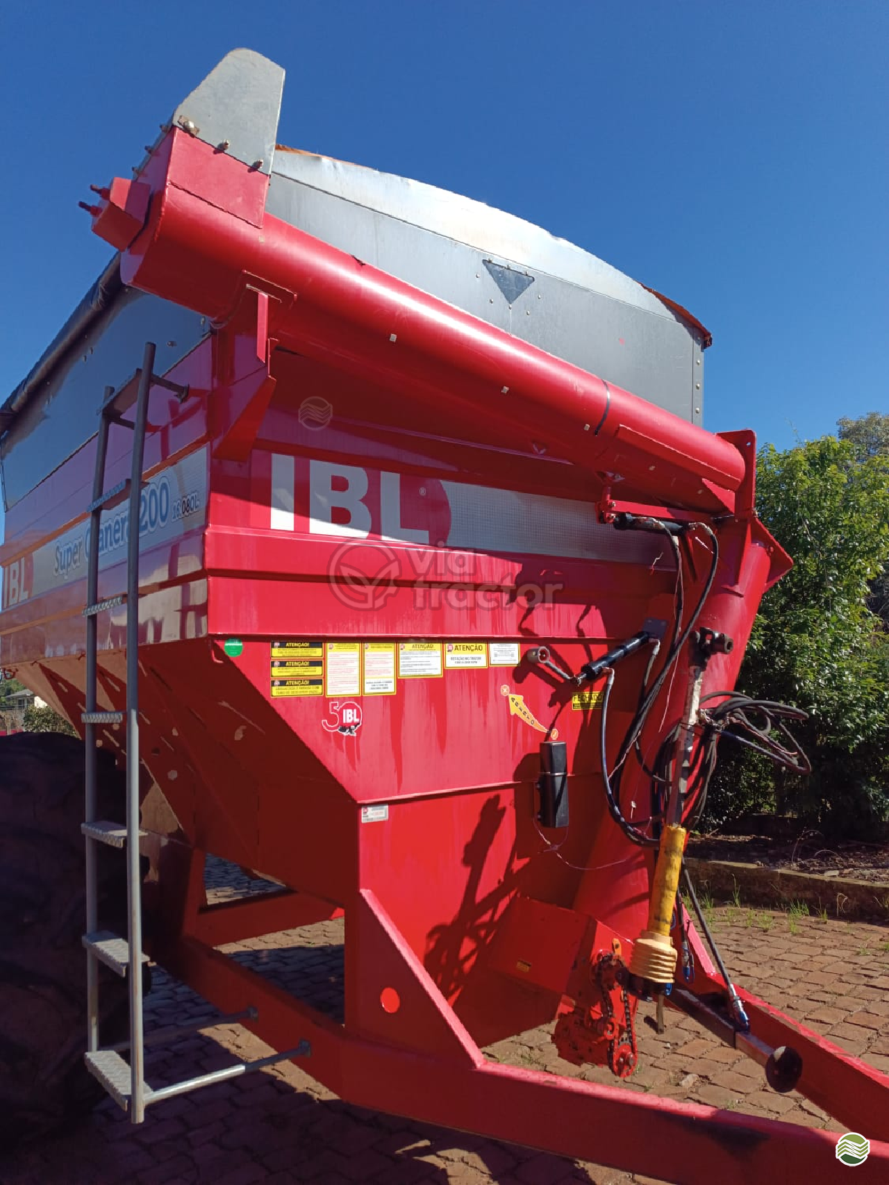 IMPLEMENTOS AGRICOLAS CARRETA BAZUKA GRANELEIRA 16000 Via Tractor ERECHIM RIO GRANDE DO SUL RS