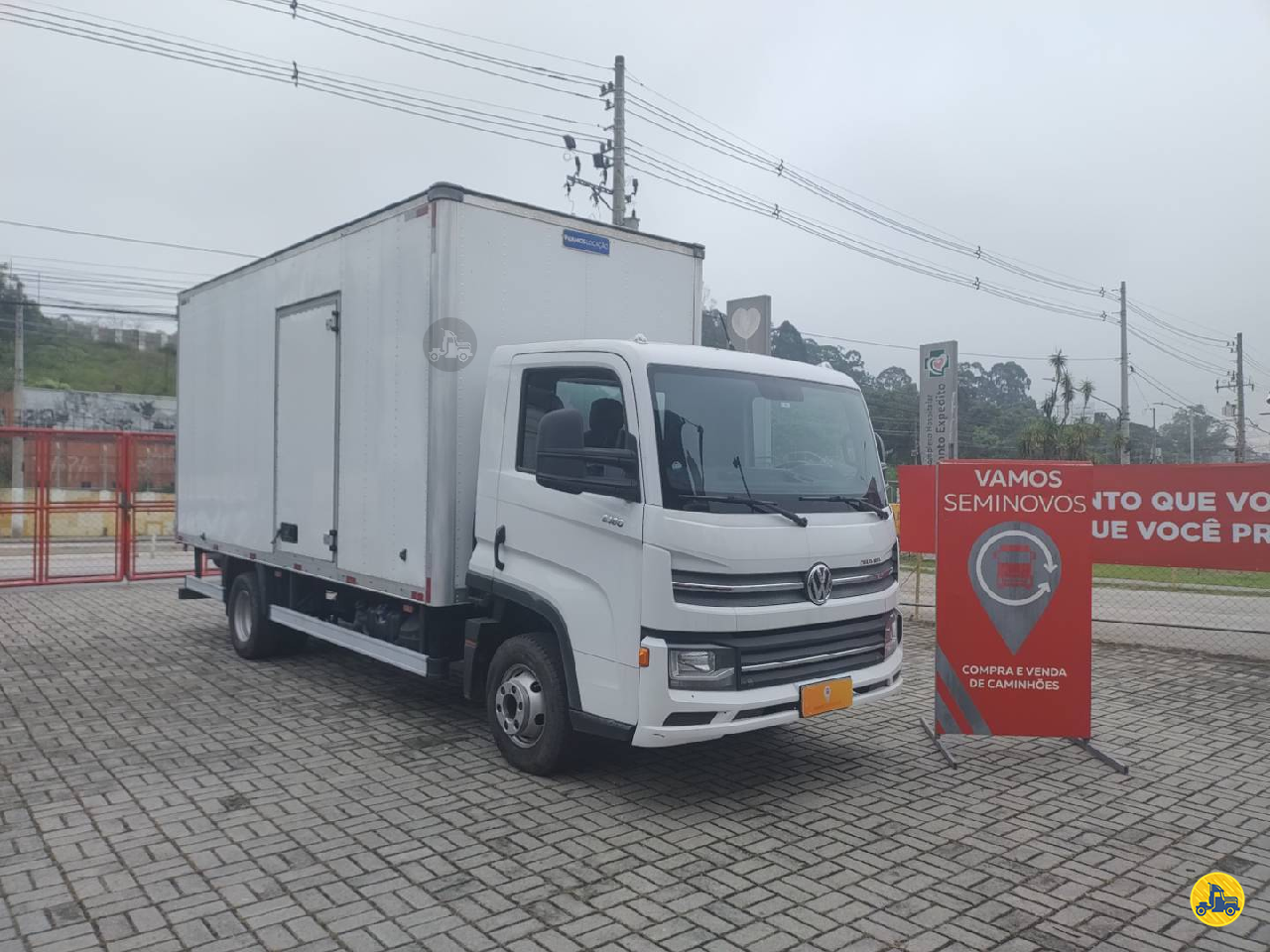 CAMINHAO VOLKSWAGEN VW 6160 Baú Furgão Toco 4x2 Vamos Seminovos - Itaquera SAO PAULO SÃO PAULO SP