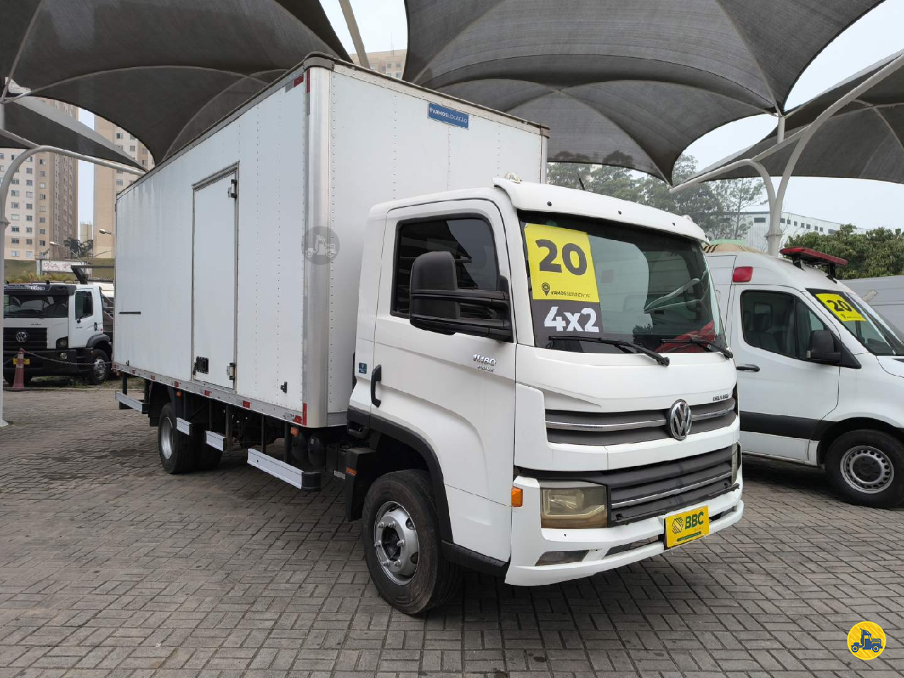VW 11180 de Vamos Seminovos - Itaquera