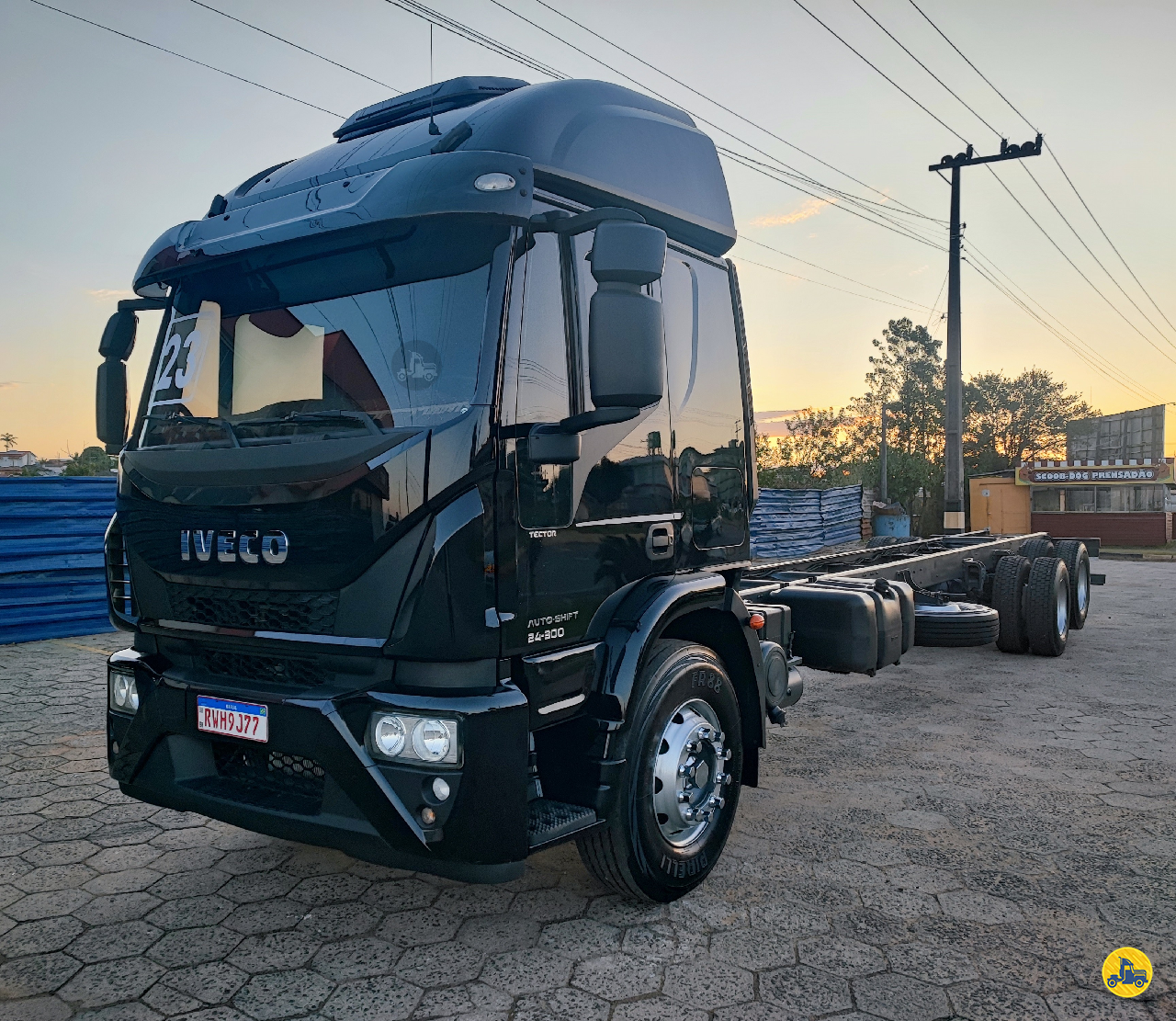 CAMINHAO IVECO TECTOR 24 300 Chassis Truck 6x2 Primos Caminhões ICARA SANTA CATARINA SC