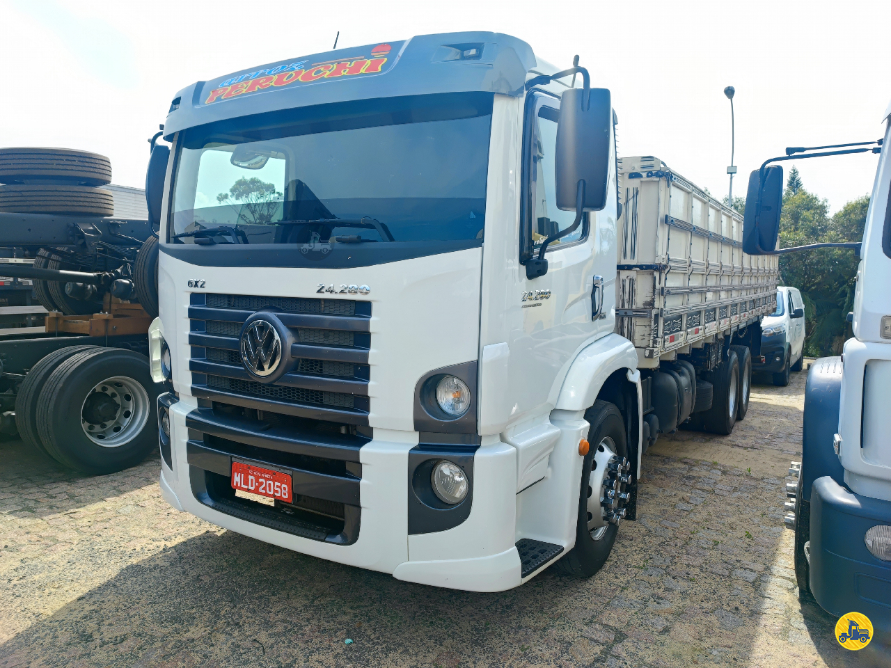 CAMINHAO VOLKSWAGEN VW 24280 Graneleiro Truck 6x2 Primos Caminhões ICARA SANTA CATARINA SC