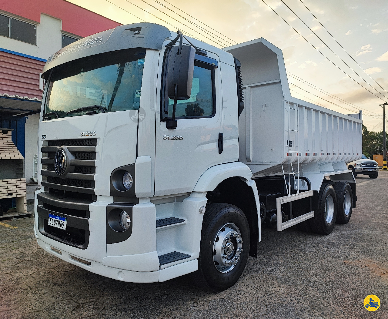 CAMINHAO VOLKSWAGEN VW 31260 Caçamba Basculante Truck 6x4 Primos Caminhões ICARA SANTA CATARINA SC