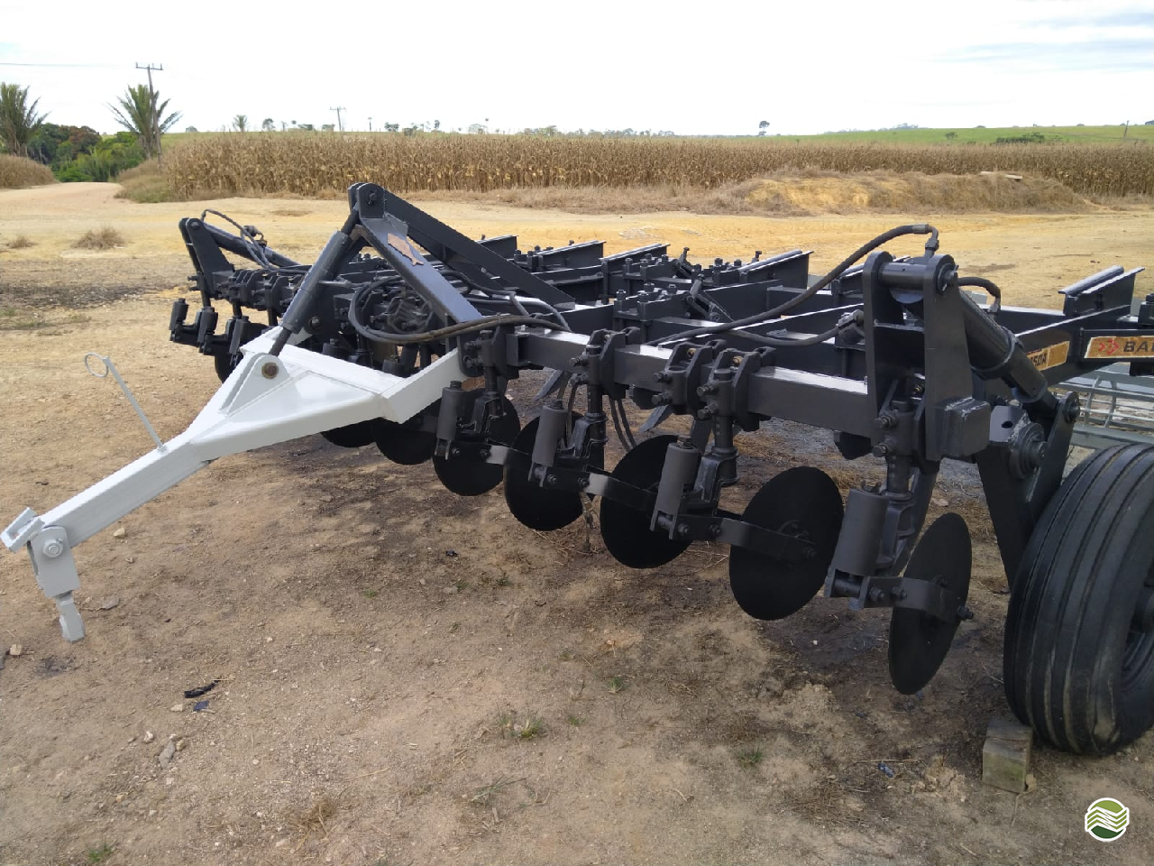 IMPLEMENTOS AGRICOLAS SUBSOLADOR 10 HASTES DISCO CORTE Agriterra M3 - Stara - PA SANTAREM PARÁ PA