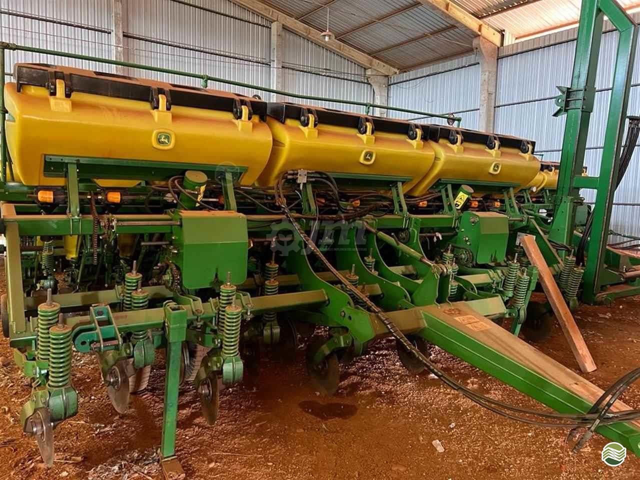 PLANTADEIRA JOHN DEERE PLANTADEIRAS 1111 JM Máquinas CAARAPO MATO GROSSO DO SUL MS