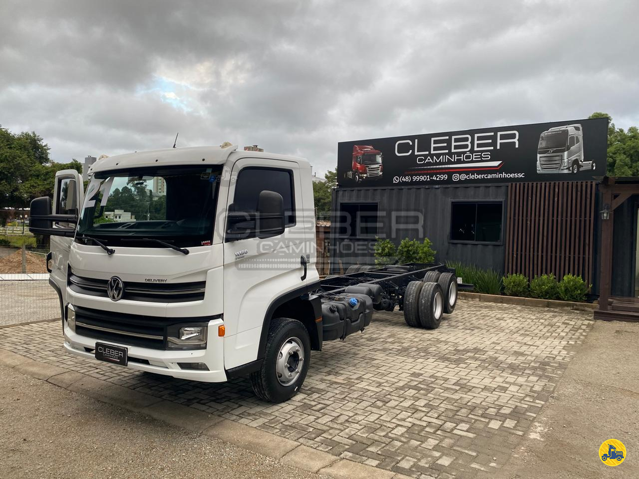 CAMINHAO VOLKSWAGEN VW 11180 Baú Furgão 3/4 4x2 Cleber Caminhões COCAL DO SUL SANTA CATARINA SC