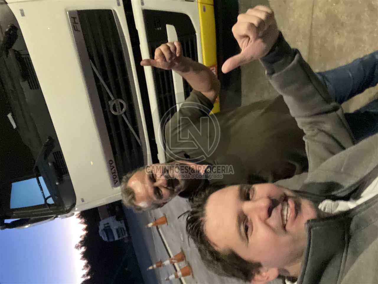 Foi dia de entrega mais que SATISFEITO nosso AMIGO JOSE  saiu com seu semi-novo FH440cv . AGRADEÇO DE CORAÇÃO pelo CONFIANÇA na LN CAMINHÕES & PARCERIA, PARABÉNS e SUCESSO.