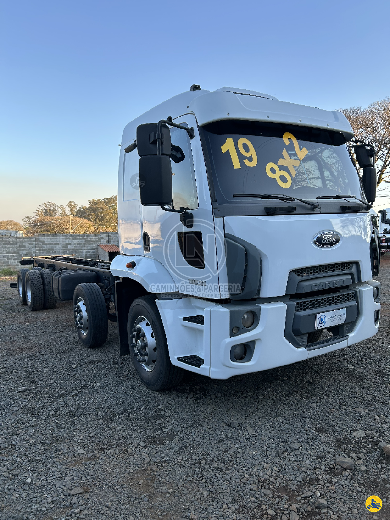 CAMINHAO FORD CARGO 3031 Chassis Cavalo 8x2 LN Caminhões & Parceria Compra Venda e Consignado PONTA GROSSA PARANÁ PR