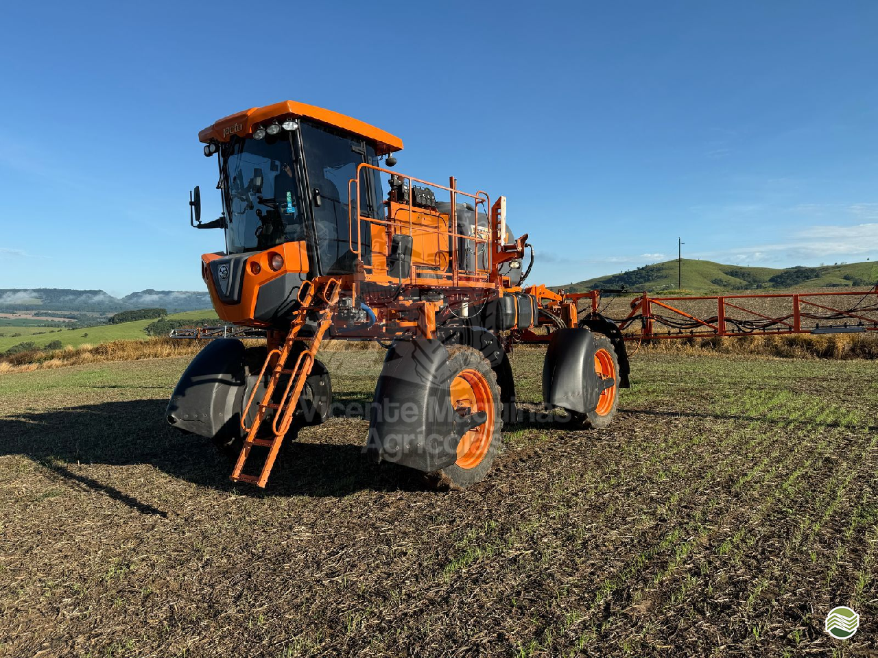 PULVERIZADOR JACTO UNIPORT 2030 Tração 4x4 Vicente Máquinas Agrícolas CASCAVEL PARANÁ PR