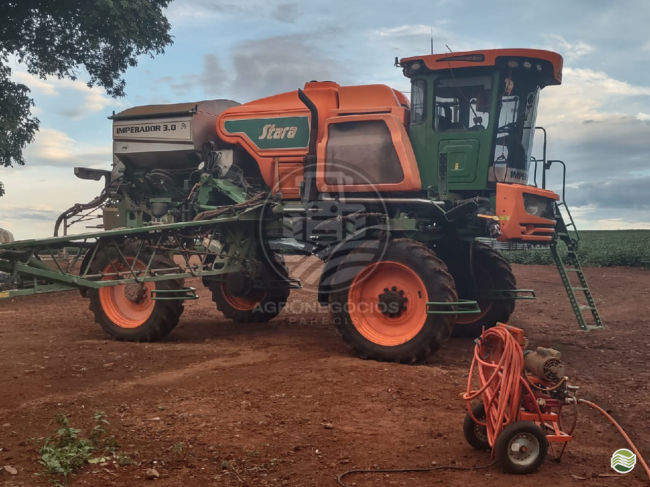 DISTRIBUIDOR AUTOPROPELIDO STARA IMPERADOR 3.0 Tração 4x4 Agronegócios Parecis CAMPO NOVO DO PARECIS MATO GROSSO MT