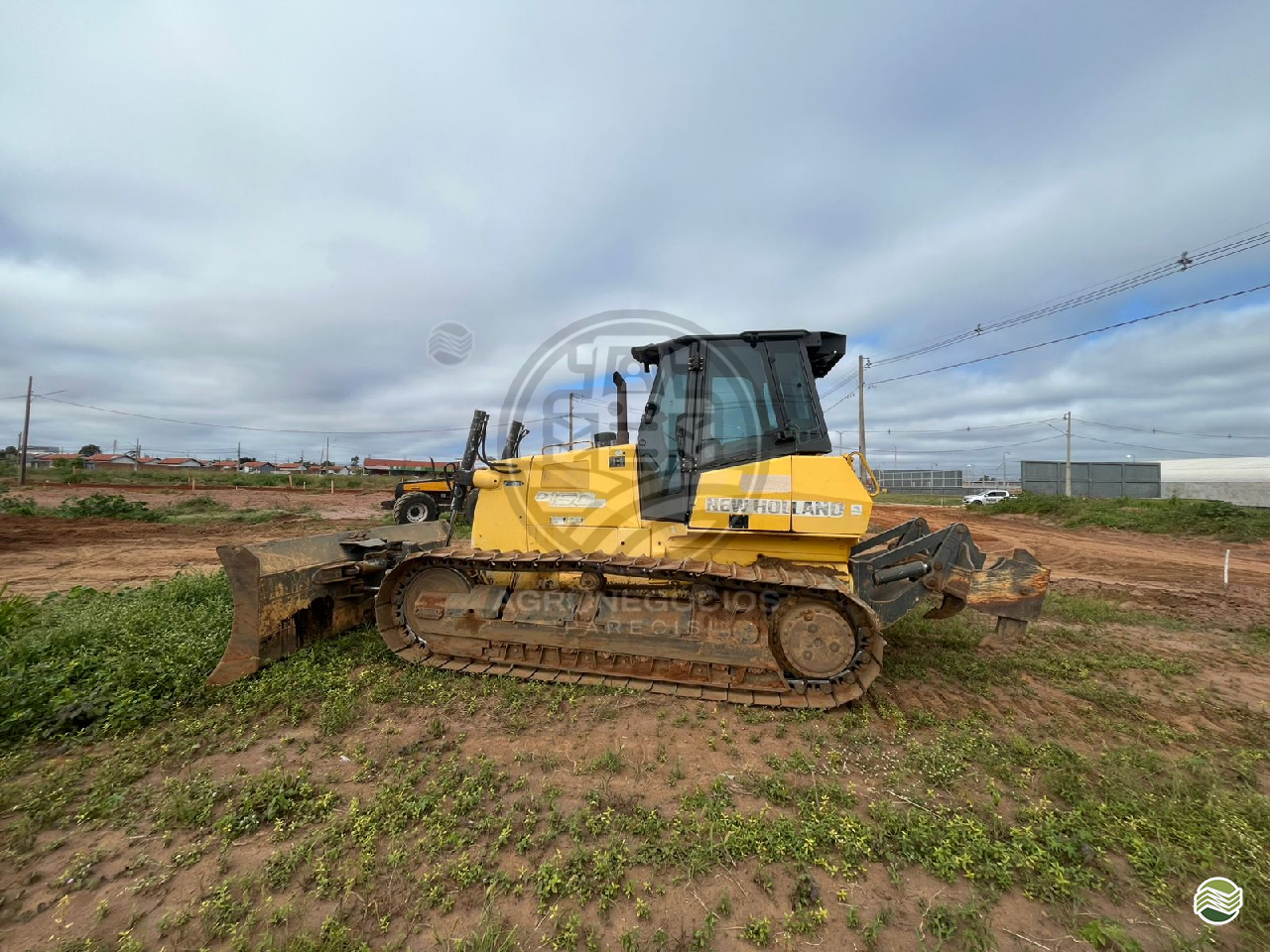 TRATOR ESTEIRA NEW HOLLAND D150 Agronegócios Parecis CAMPO NOVO DO PARECIS MATO GROSSO MT