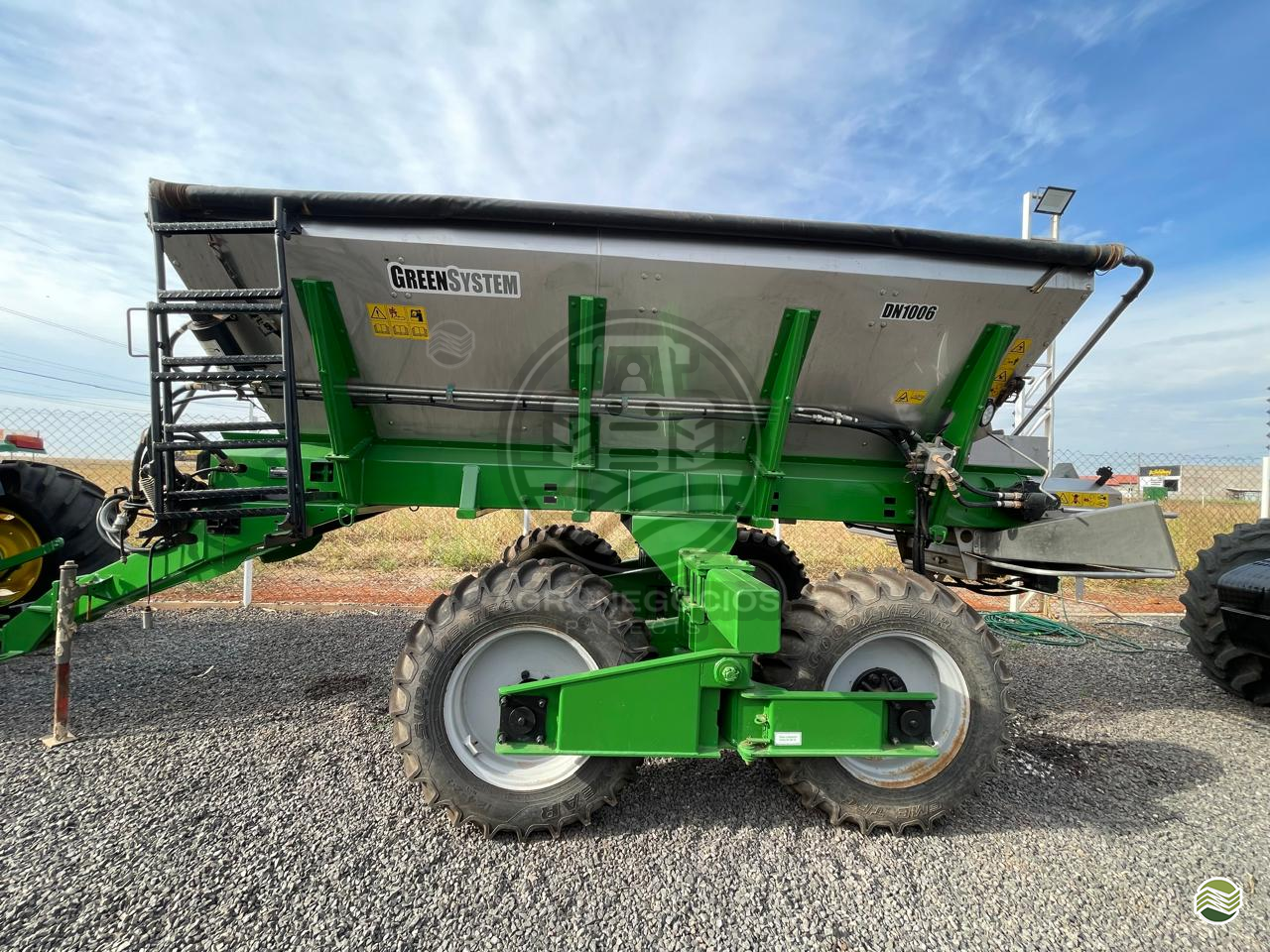 IMPLEMENTOS AGRICOLAS DISTRIBUIDOR ADUBO E CORRETIVOS Agronegócios Parecis CAMPO NOVO DO PARECIS MATO GROSSO MT