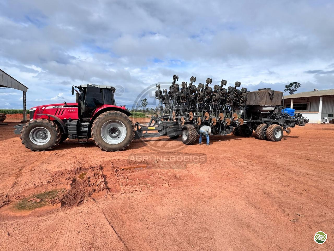 PLANTADEIRA MASSEY FERGUSON MOMENTUM MOM30 Agronegócios Parecis CAMPO NOVO DO PARECIS MATO GROSSO MT