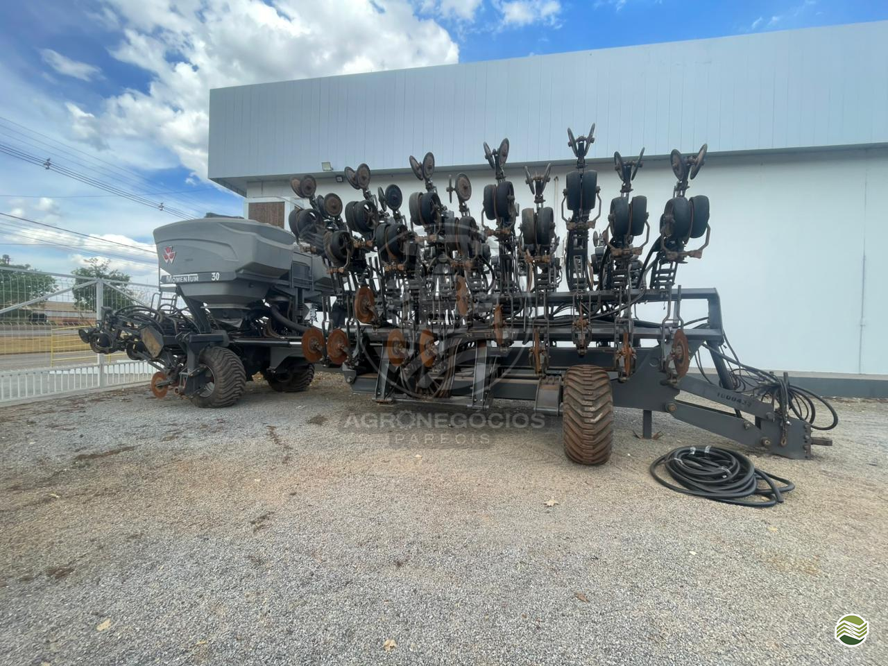 PLANTADEIRA MASSEY FERGUSON MOMENTUM MOM30 Agronegócios Parecis CAMPO NOVO DO PARECIS MATO GROSSO MT