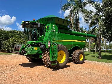 JOHN DEERE S680