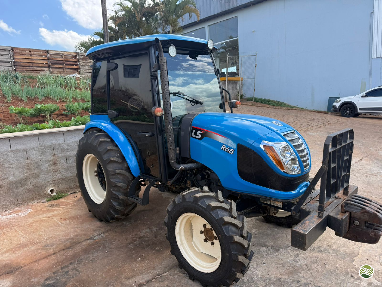 TRATOR LS TRACTOR LS R65 Tração 4x4 Machine Tratores LAVRAS MINAS GERAIS MG