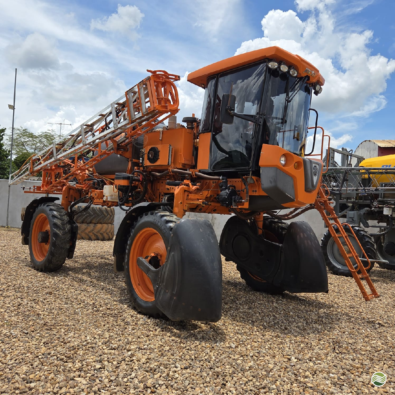 PULVERIZADOR JACTO UNIPORT 2030 Tração 4x4 Machine Tratores LAVRAS MINAS GERAIS MG