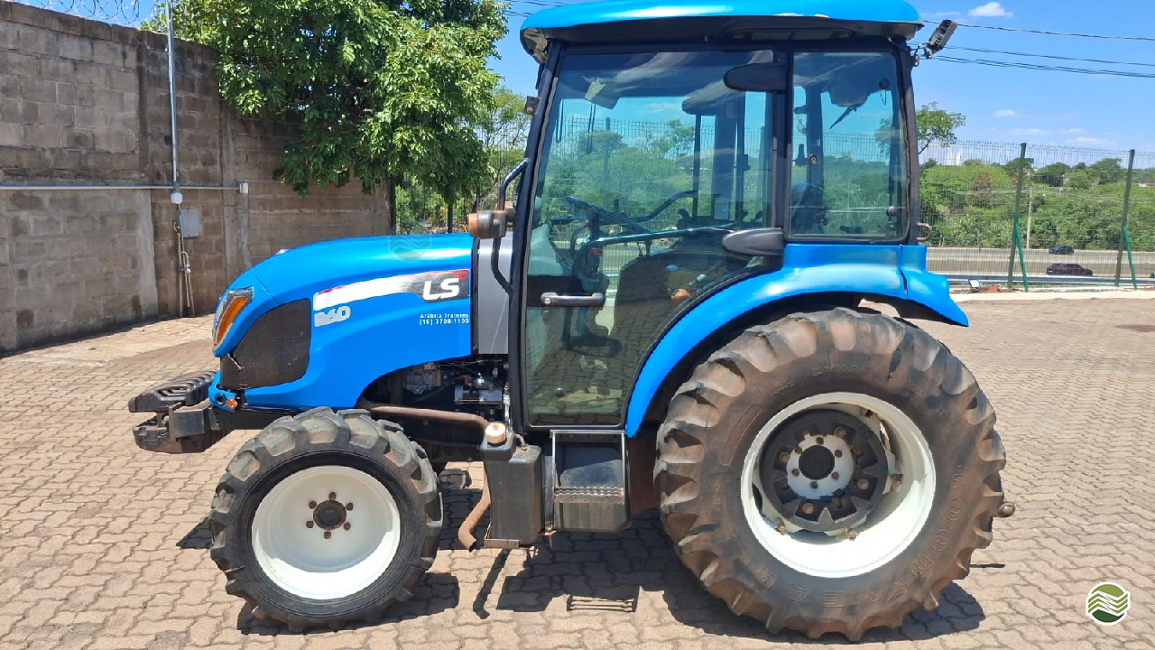 TRATOR LS TRACTOR LS R60 Tração 4x4 Machine Tratores LAVRAS MINAS GERAIS MG