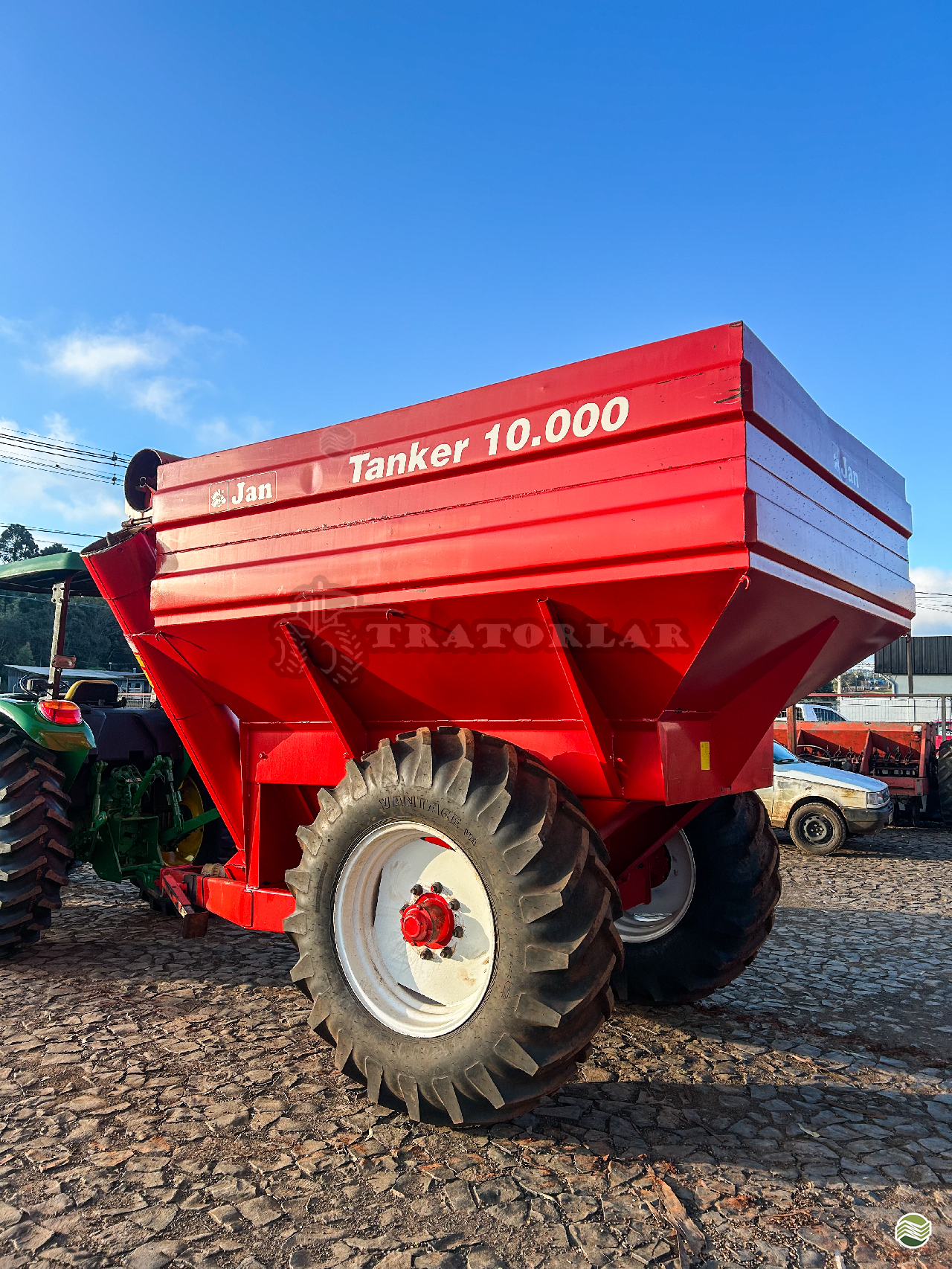 IMPLEMENTOS AGRICOLAS CARRETA BAZUKA GRANELEIRA 10000 Tratorlar LARANJEIRAS DO SUL PARANÁ PR