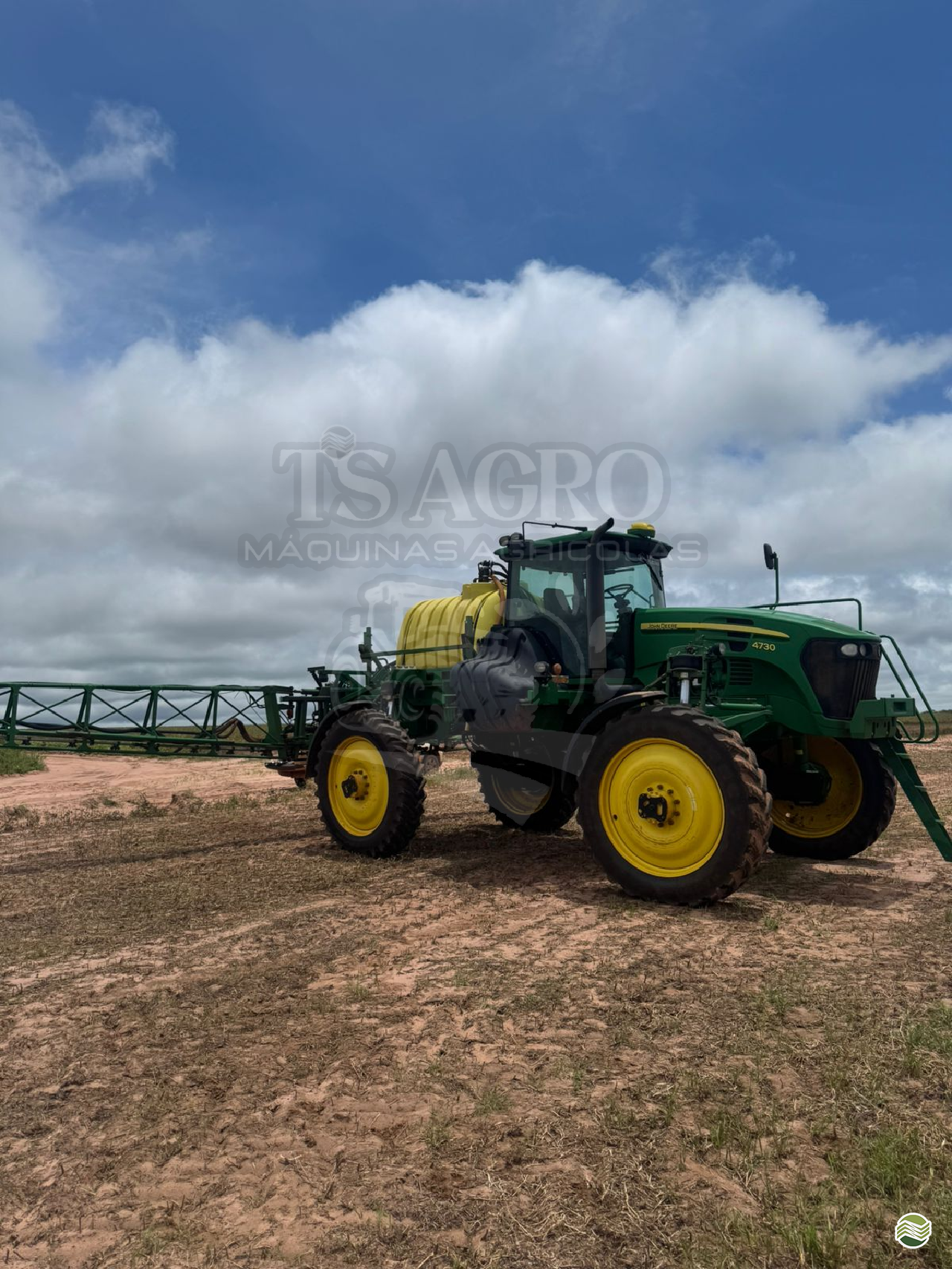 JOHN DEERE 4730 de TS Agro Máquinas Agrícolas