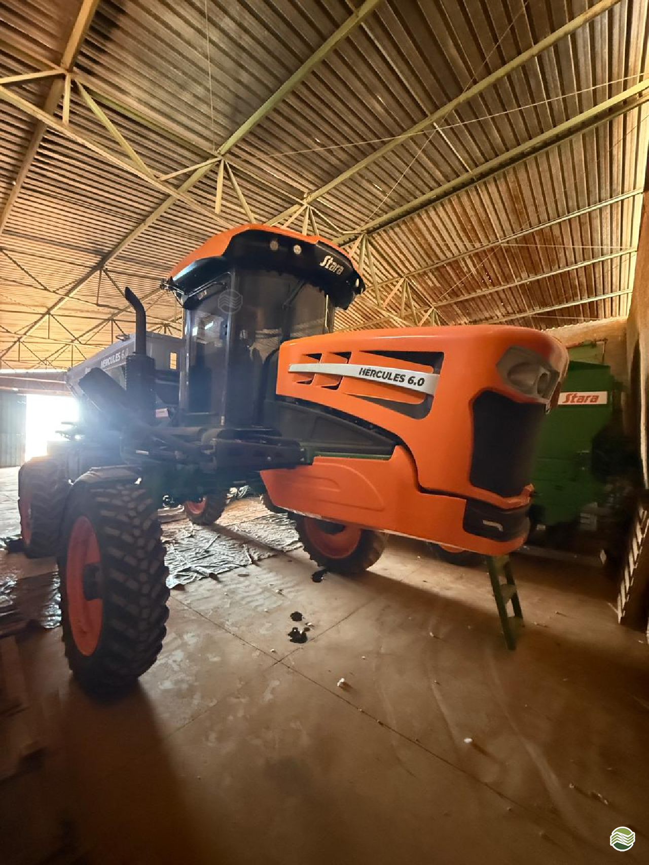 DISTRIBUIDOR AUTOPROPELIDO STARA HERCULES 6.0 Tração 4x4 SARF Soluções Agrícolas UBERLANDIA MINAS GERAIS MG
