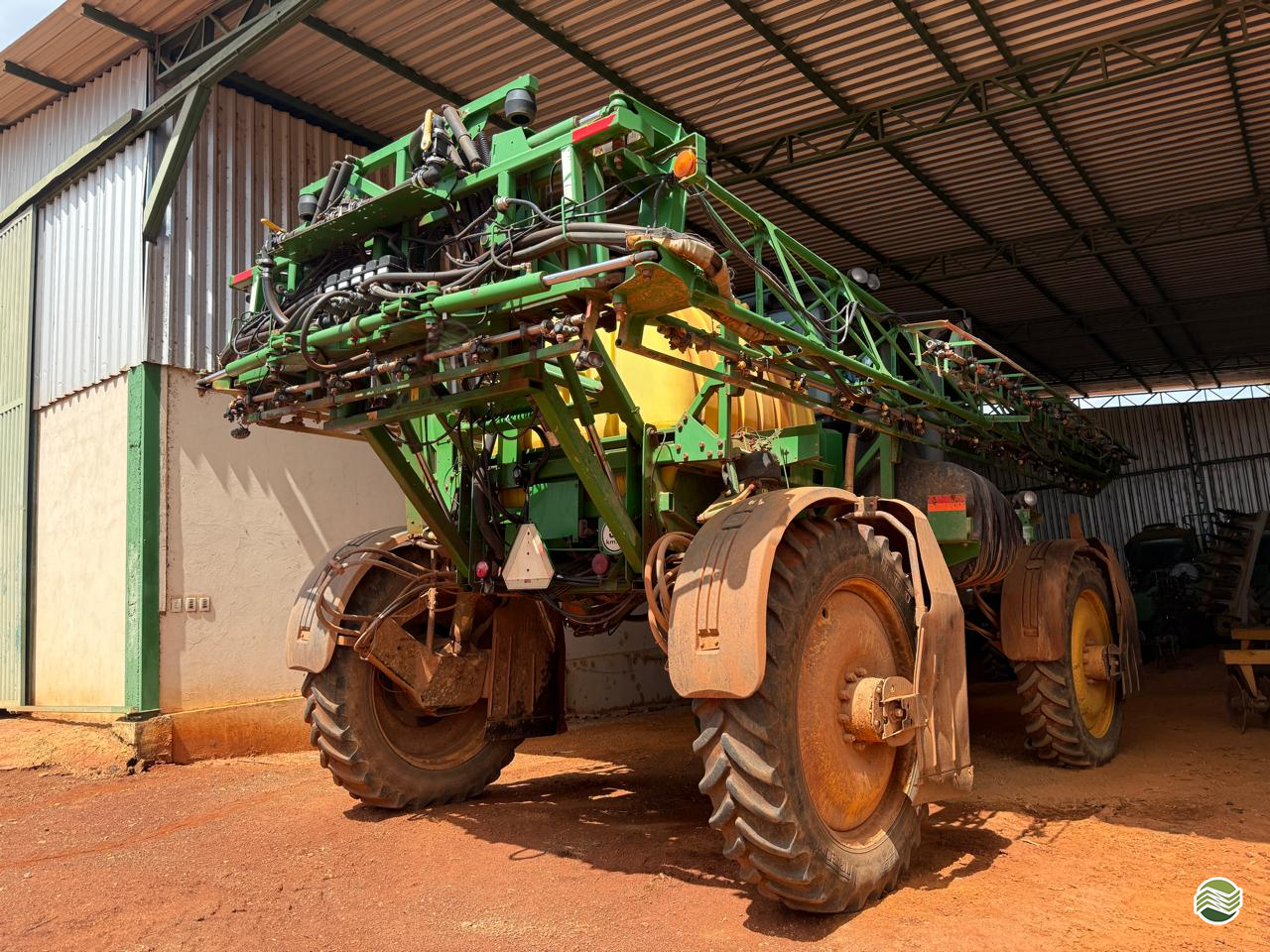 PULVERIZADOR JOHN DEERE JOHN DEERE 4730 Tração 4x4 SARF Soluções Agrícolas UBERLANDIA MINAS GERAIS MG