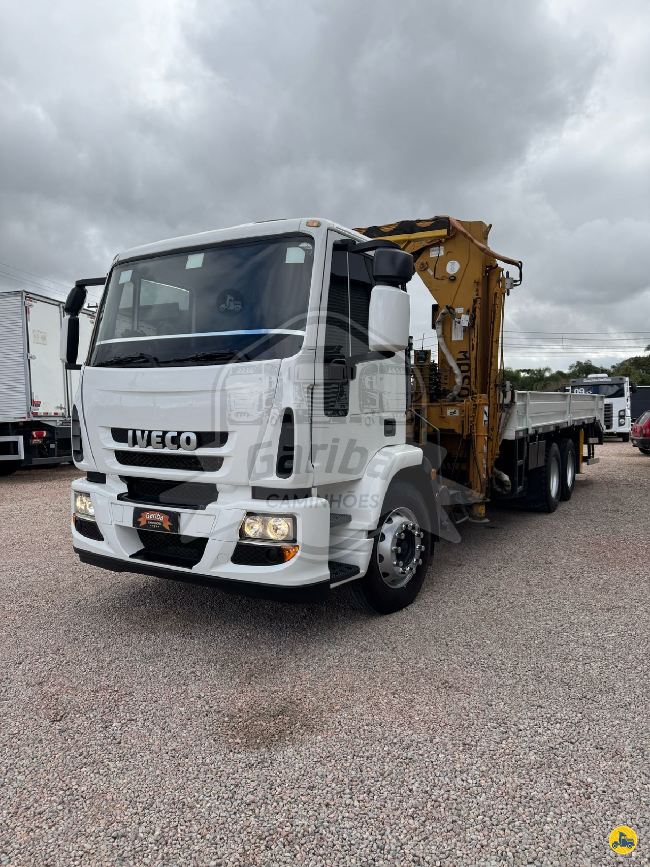 CAMINHAO IVECO TECTOR 240E22 Munck Truck 6x2 Gariba Caminhões FAZENDA RIO GRANDE PARANÁ PR